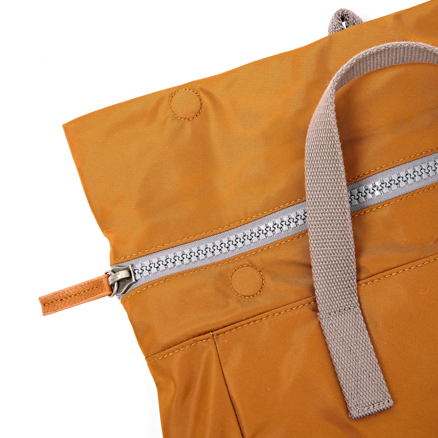 Roka London Bayswater Biscuit rygsæk Medium vandtæt paraplylomme