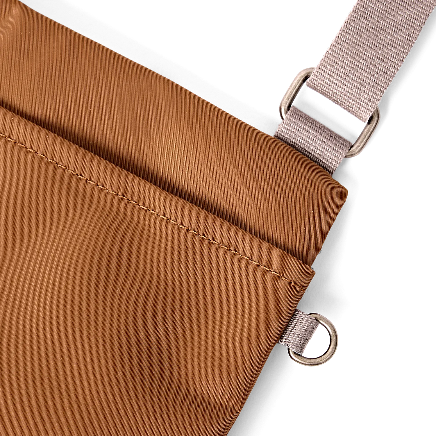 Roka London Chelsea crossbody taske Medium beige 0,6 liter