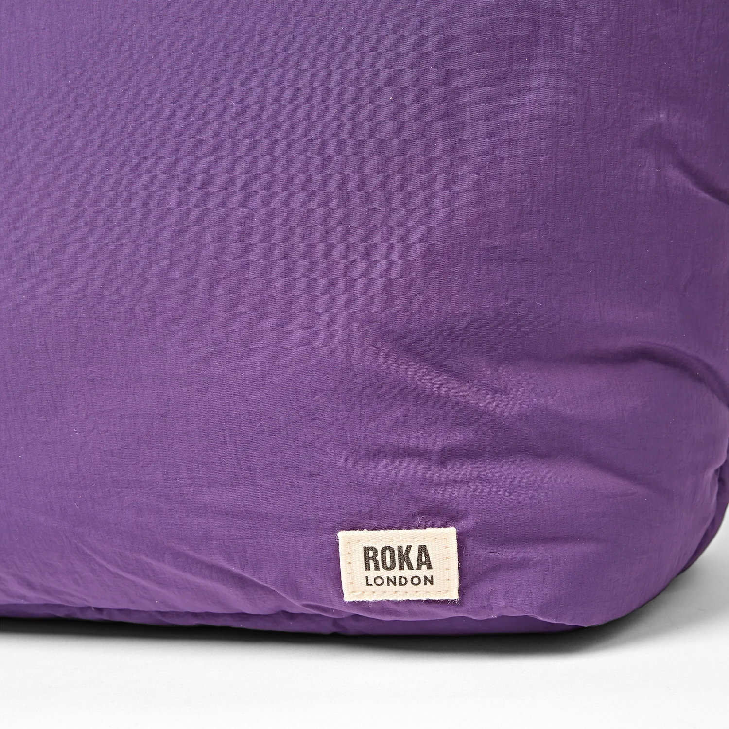 Roka London Oxford skuldertaske Medium gothic grape polstret