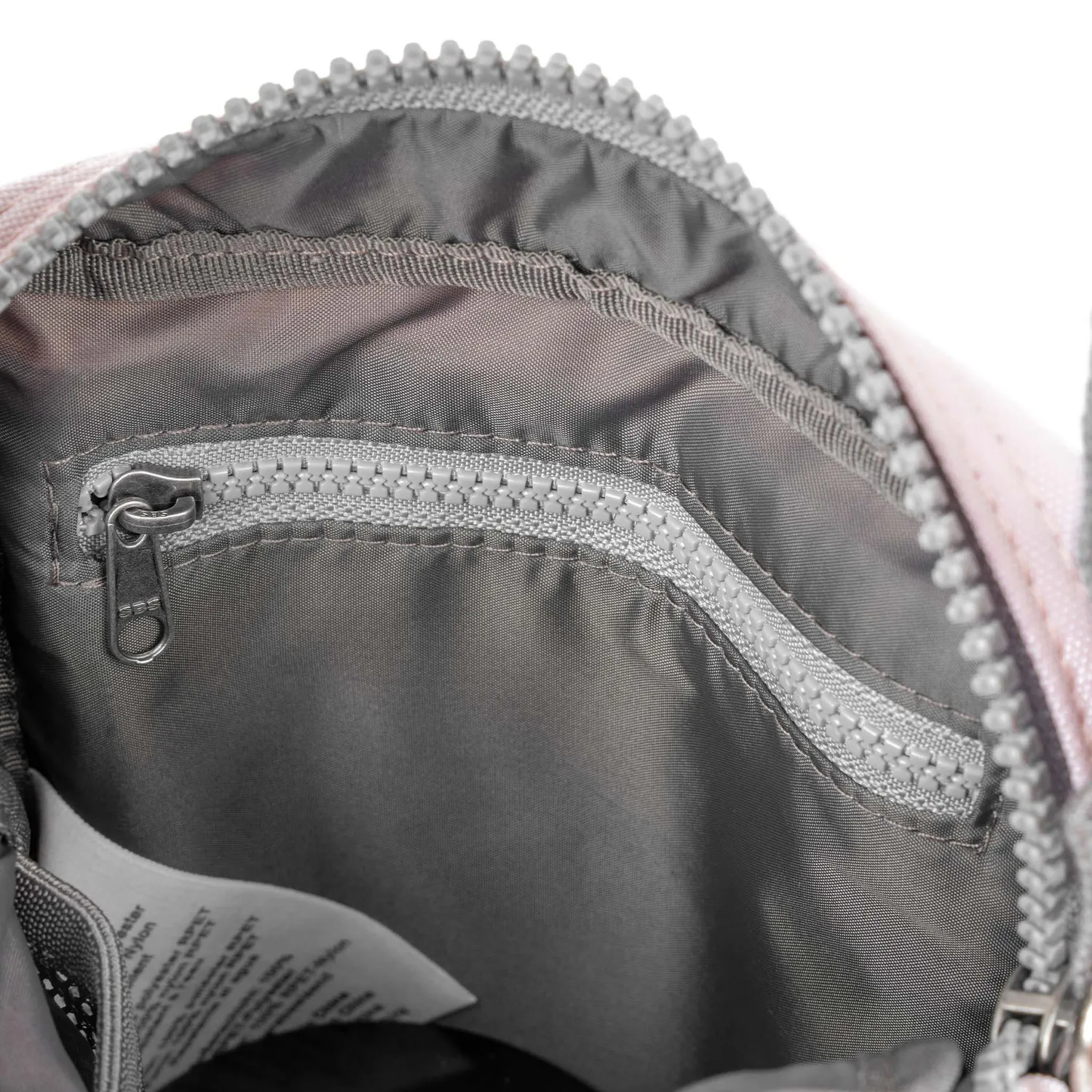 Roka London Bond Pocket crossbody taske small transcendent pink vejrbestandig