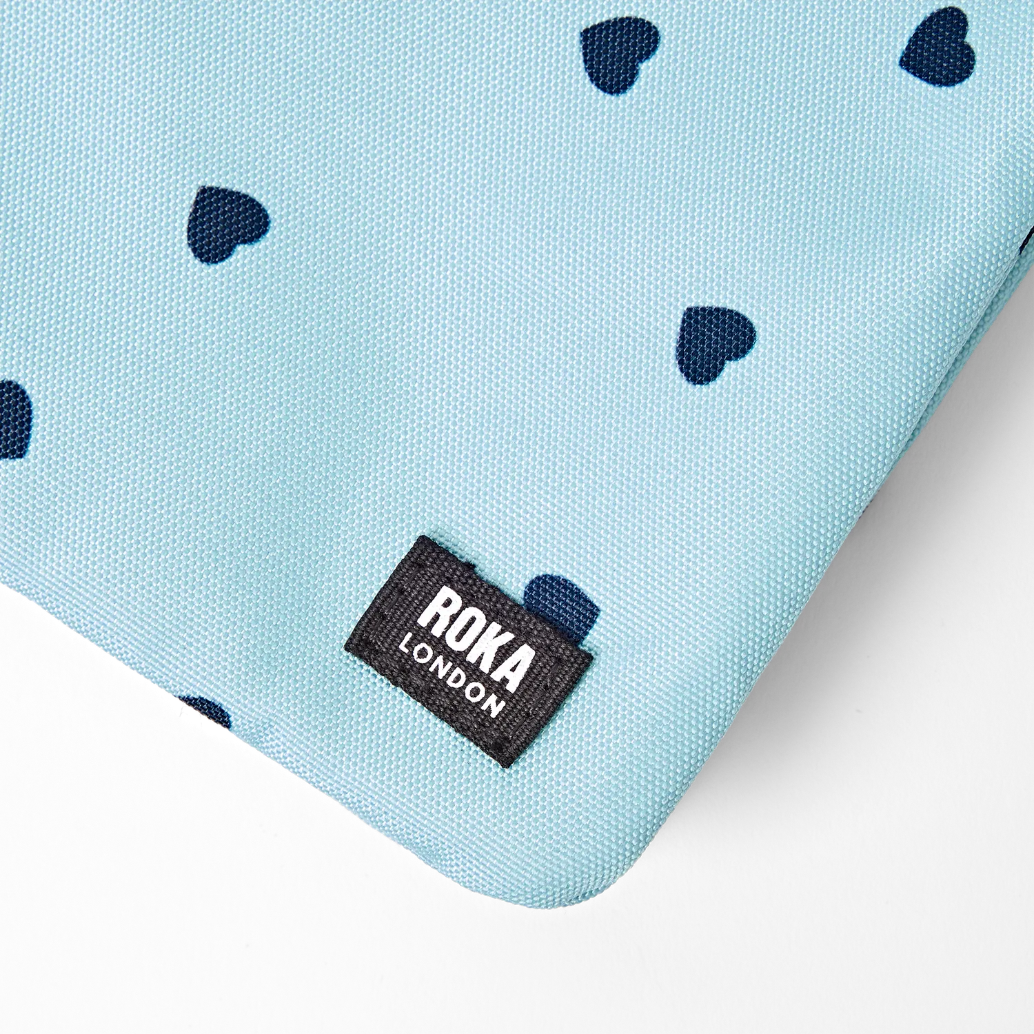 Roka London Carnaby Crossbody XL Heart Print 0,5 liter