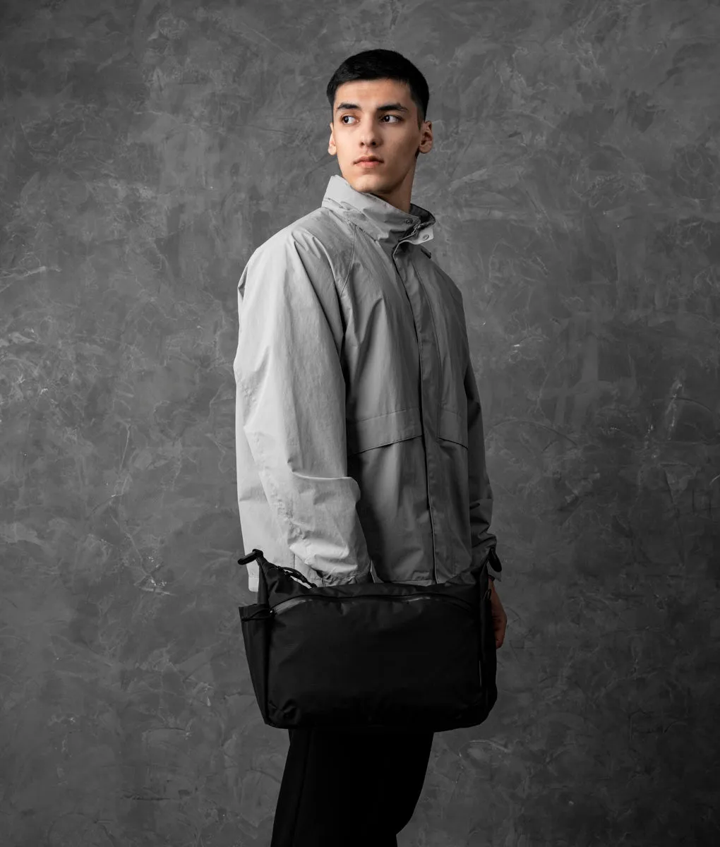 Alpaka Flight Satchel skuldertaske sort 13" laptop