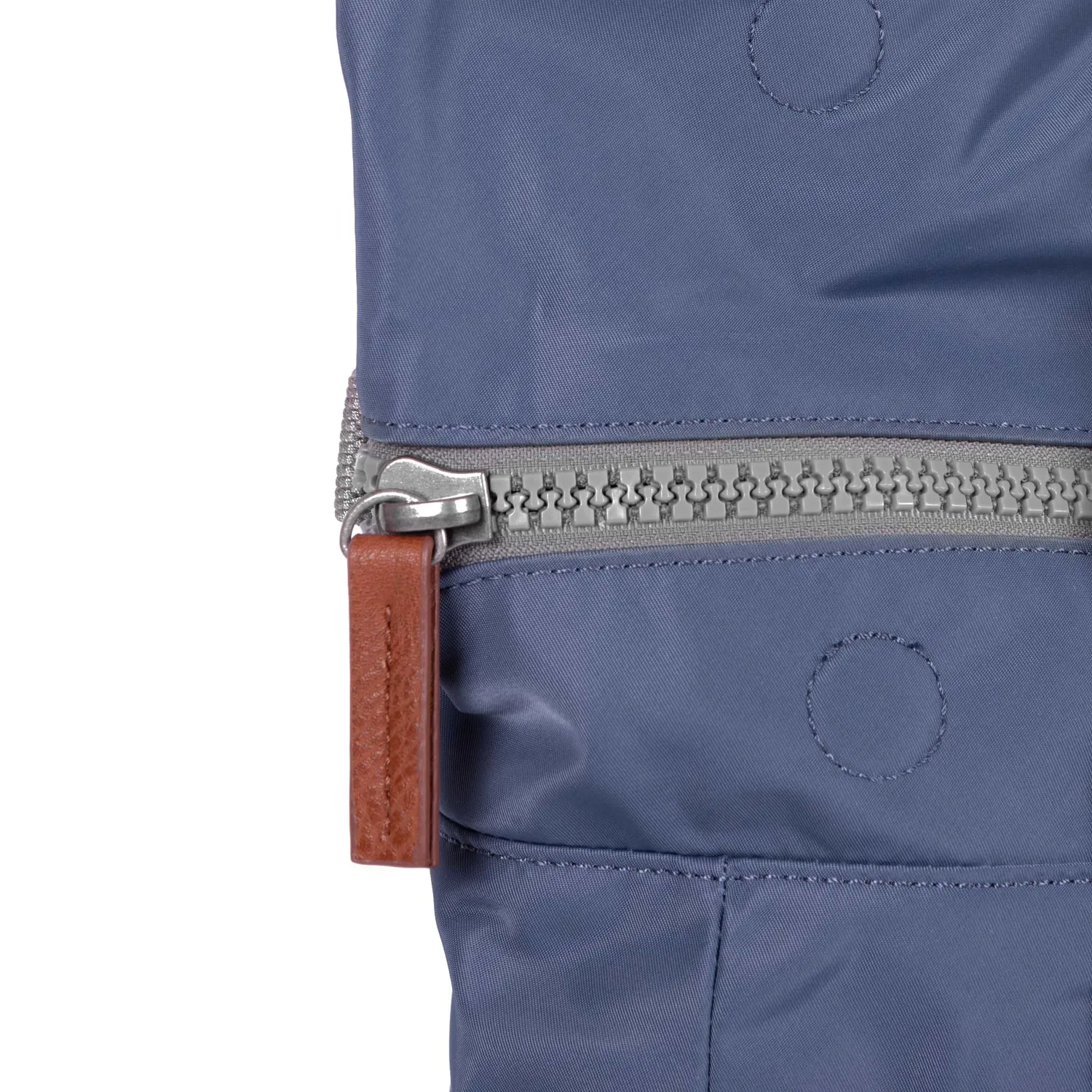 Roka London Canfield Airforce rygsæk medium 16,4 liter