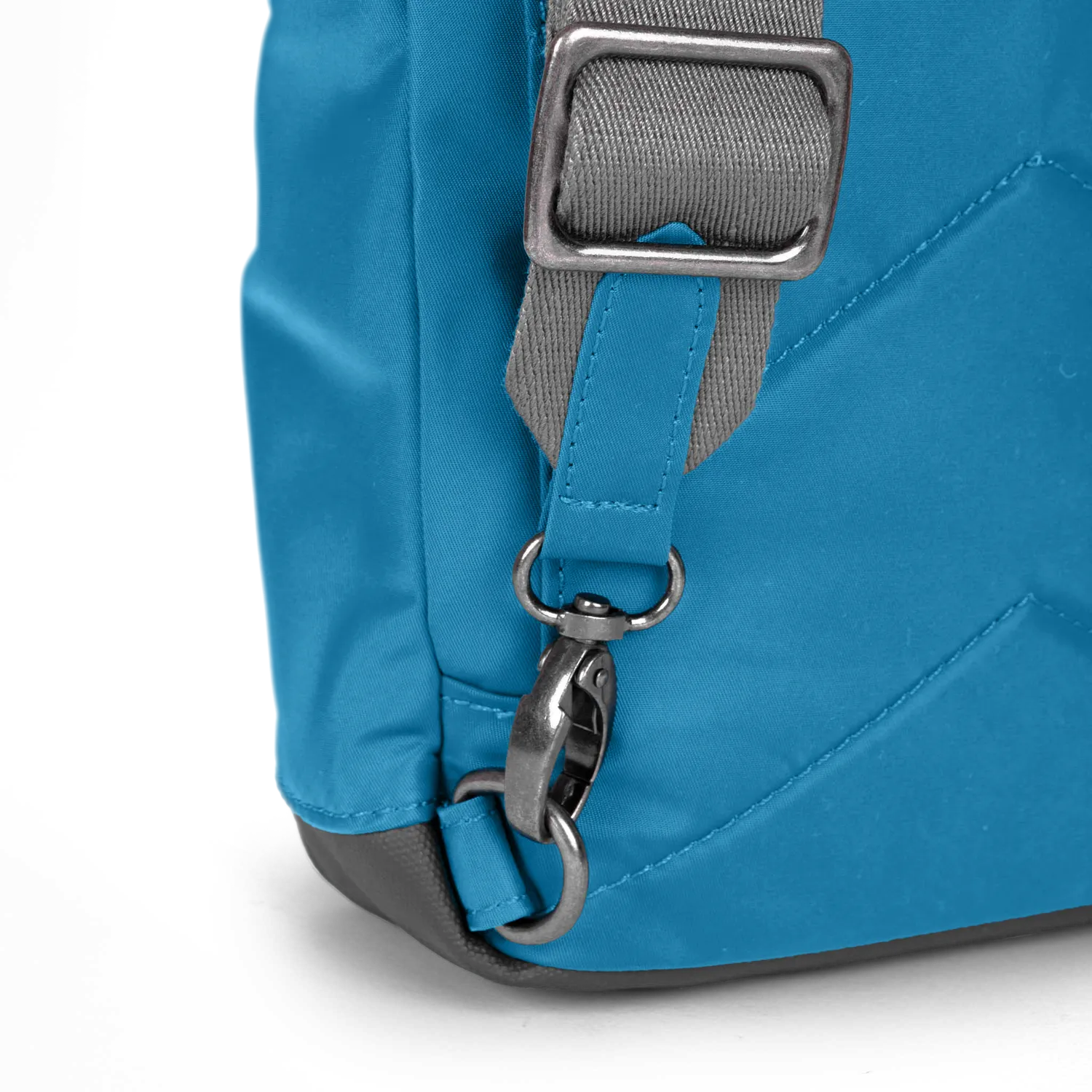 Roka London Willesden crossbody taske marine large 5 liter