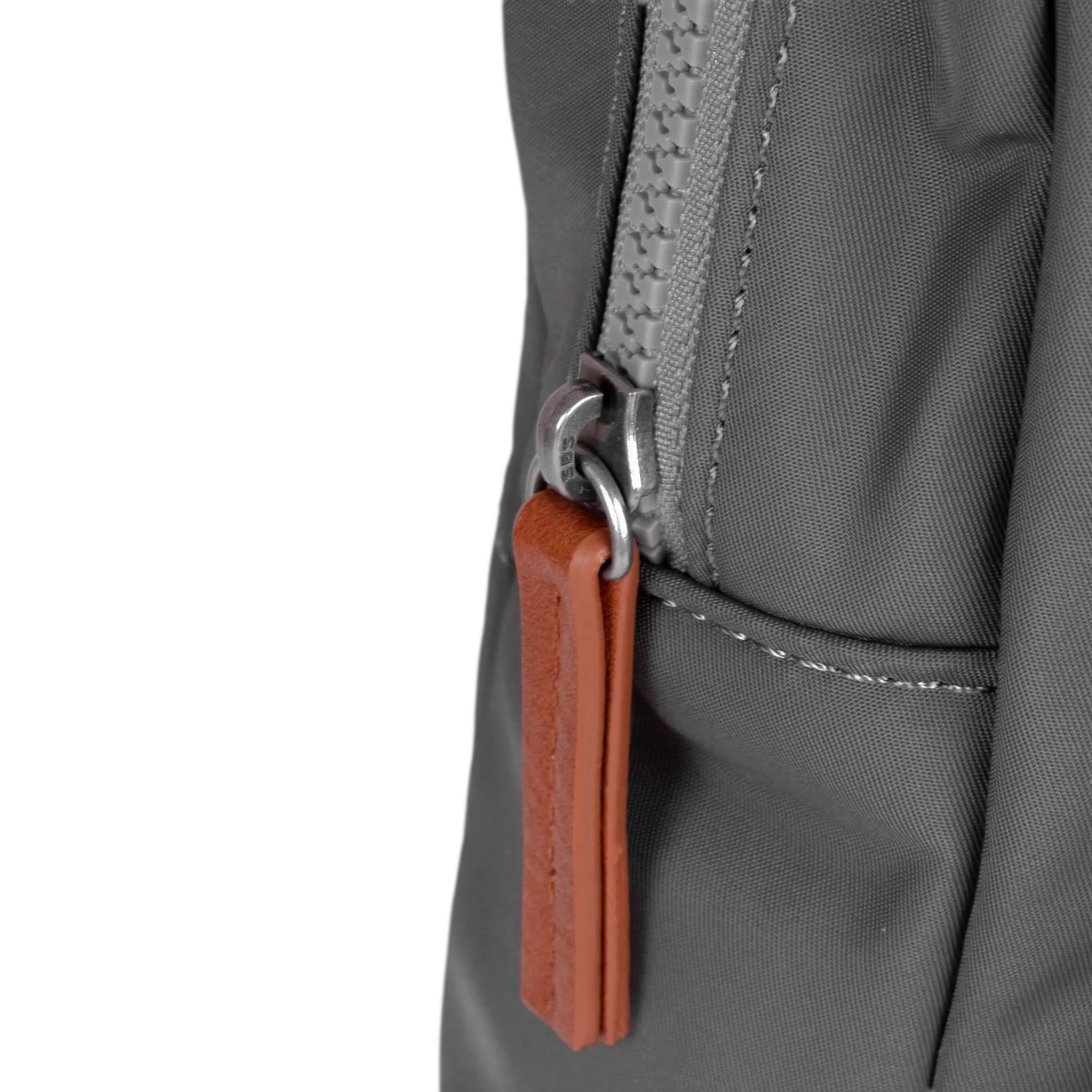 Roka London Willesden Sling Bag skuldertaske Large grafit 5 liter