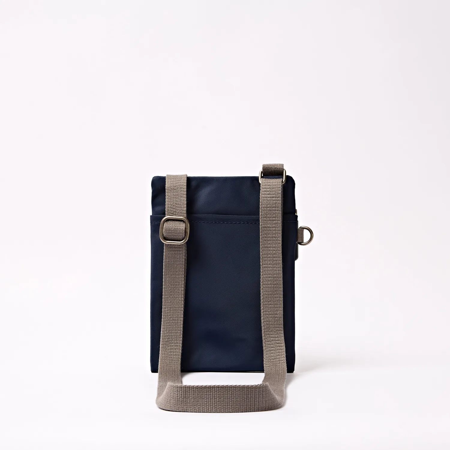 Roka London Chelsea Pocket sling taske Midnight Stripe vegansk