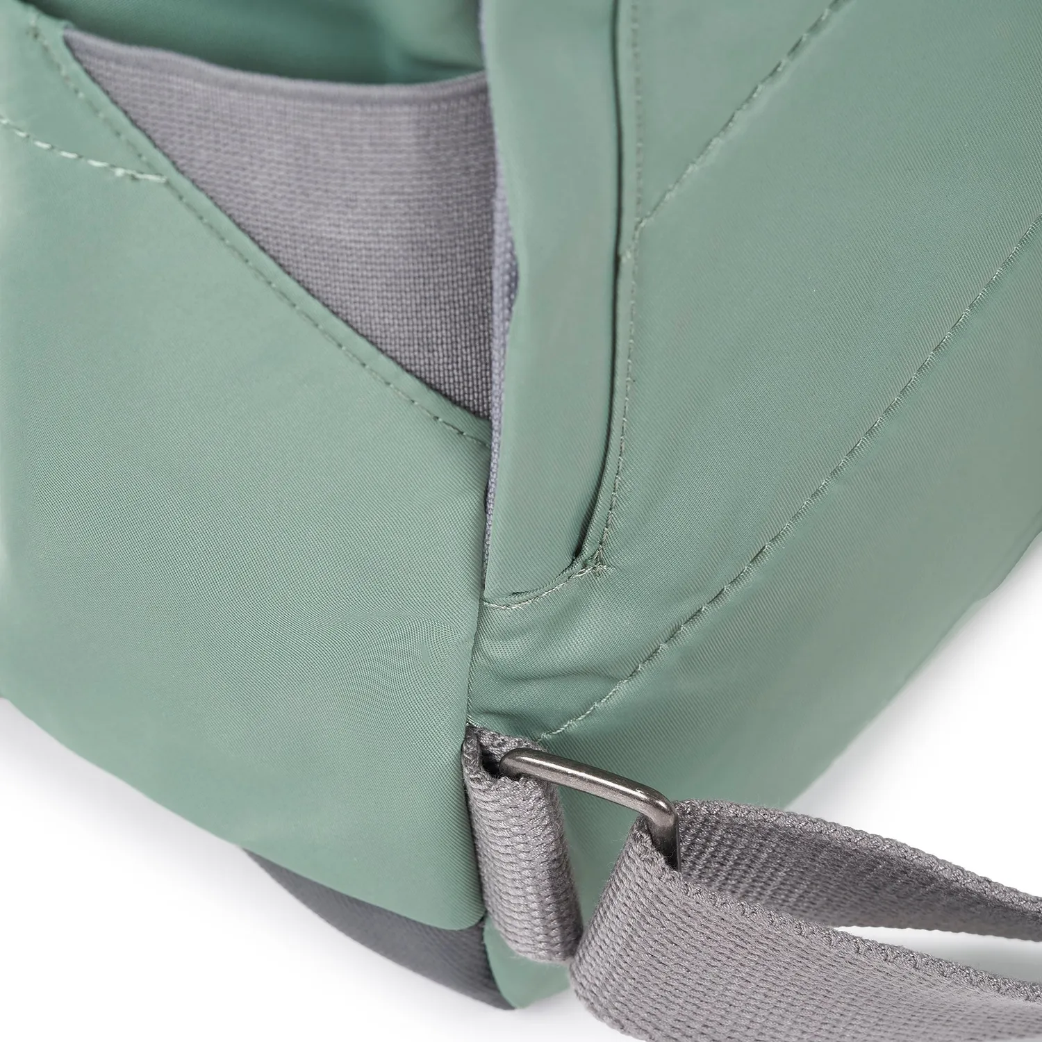 Roka London Canfield rygsæk Small frost roll-top