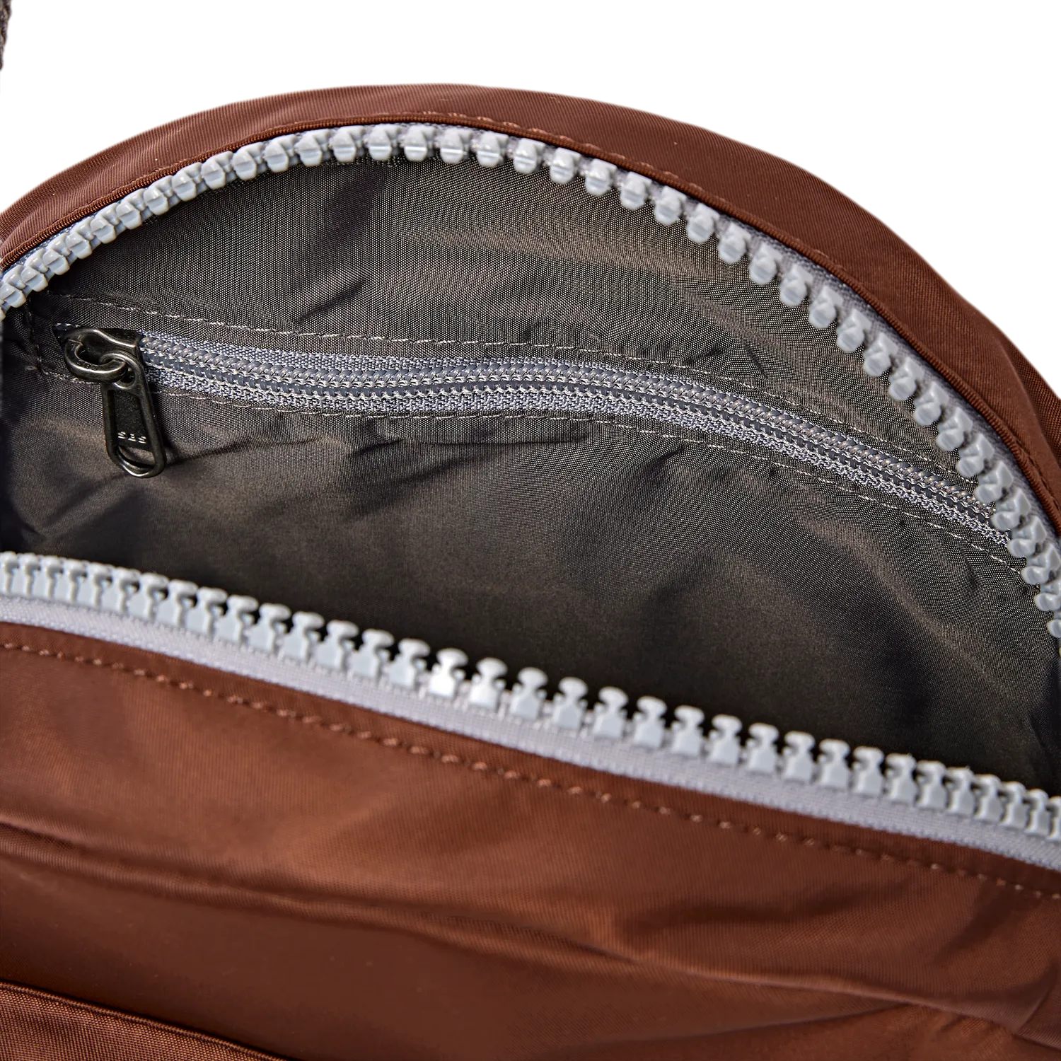 Roka London Paddington crossbody taske Small Rocky Road rund