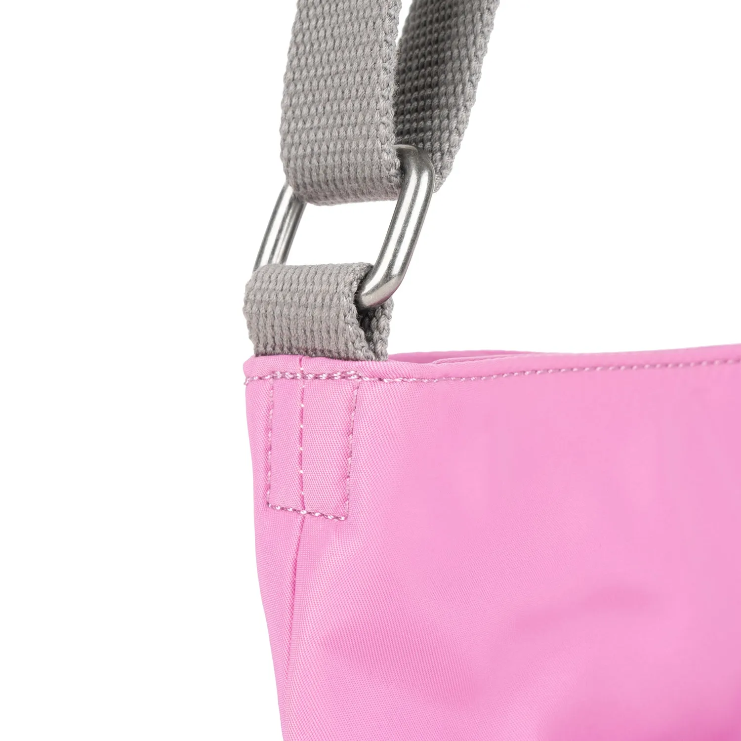 Roka London Kennington Crossbody taske Orchid Medium nylon