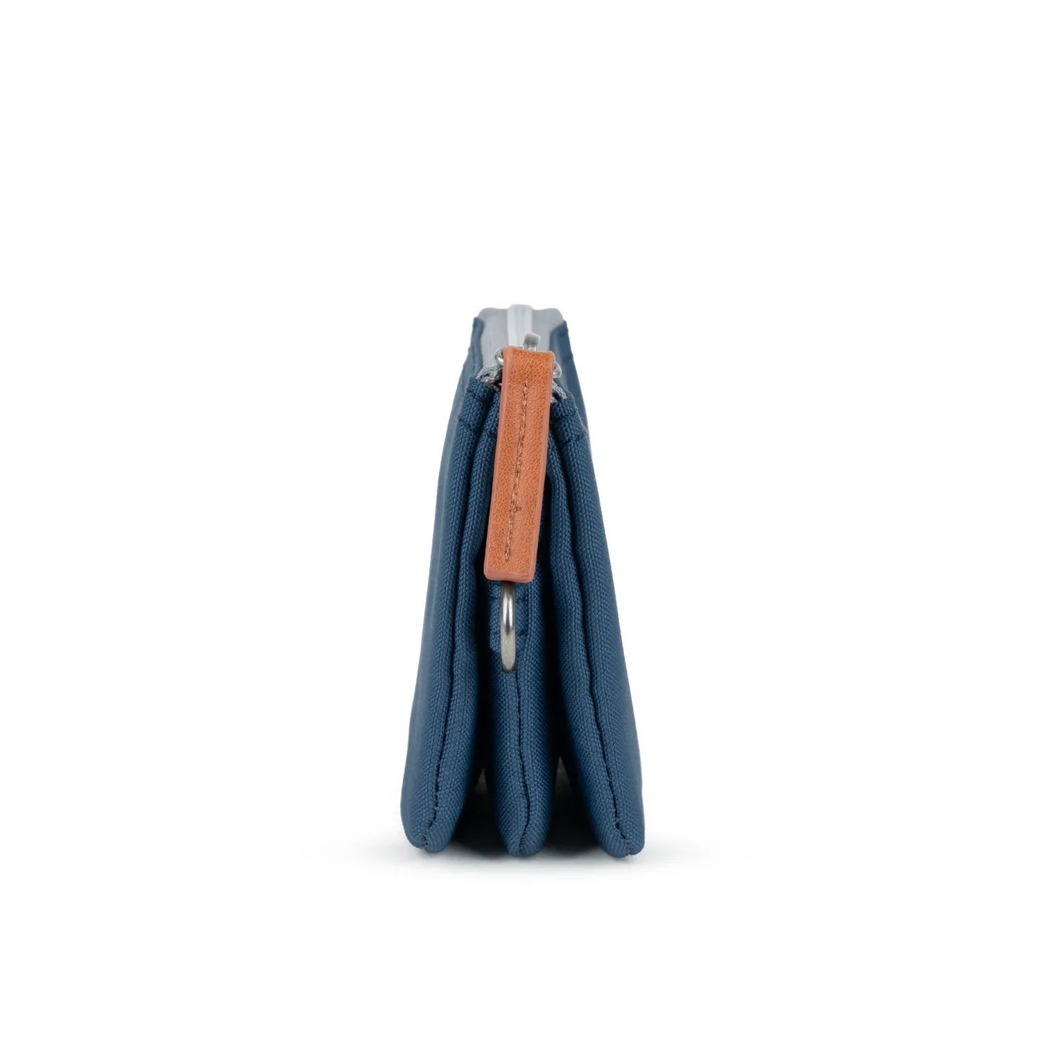 Roka London Carnaby Deep Blue pung Small blå