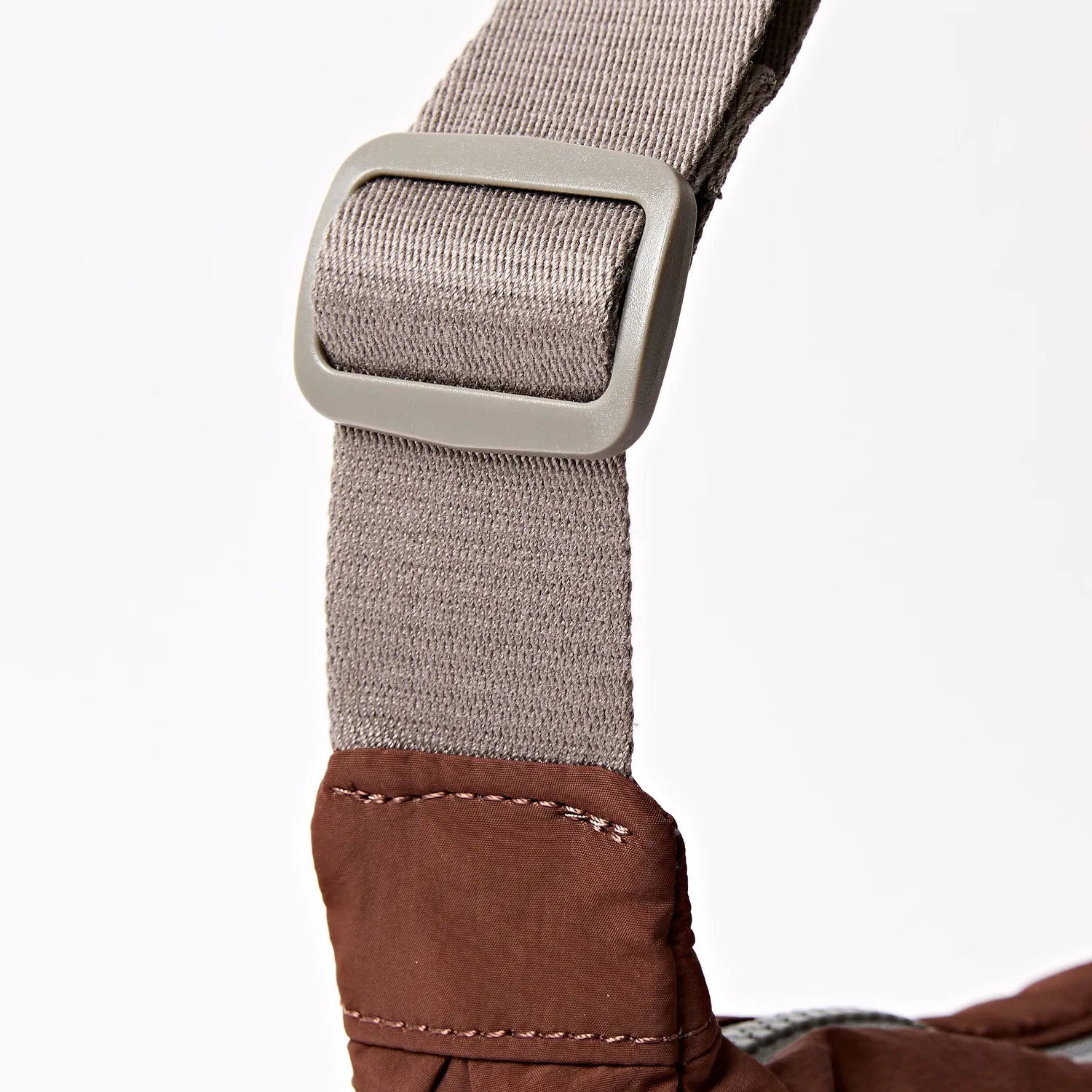 Roka London Farringdon Chocolate halvmåne taske Small 4,2L