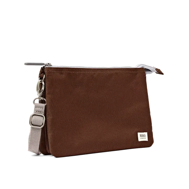 Roka London Carnaby XL crossbody taske Chocolate vegansk