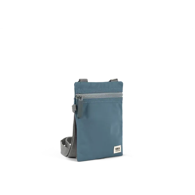 Roka London Chelsea sling small airforce 0,3 liter
