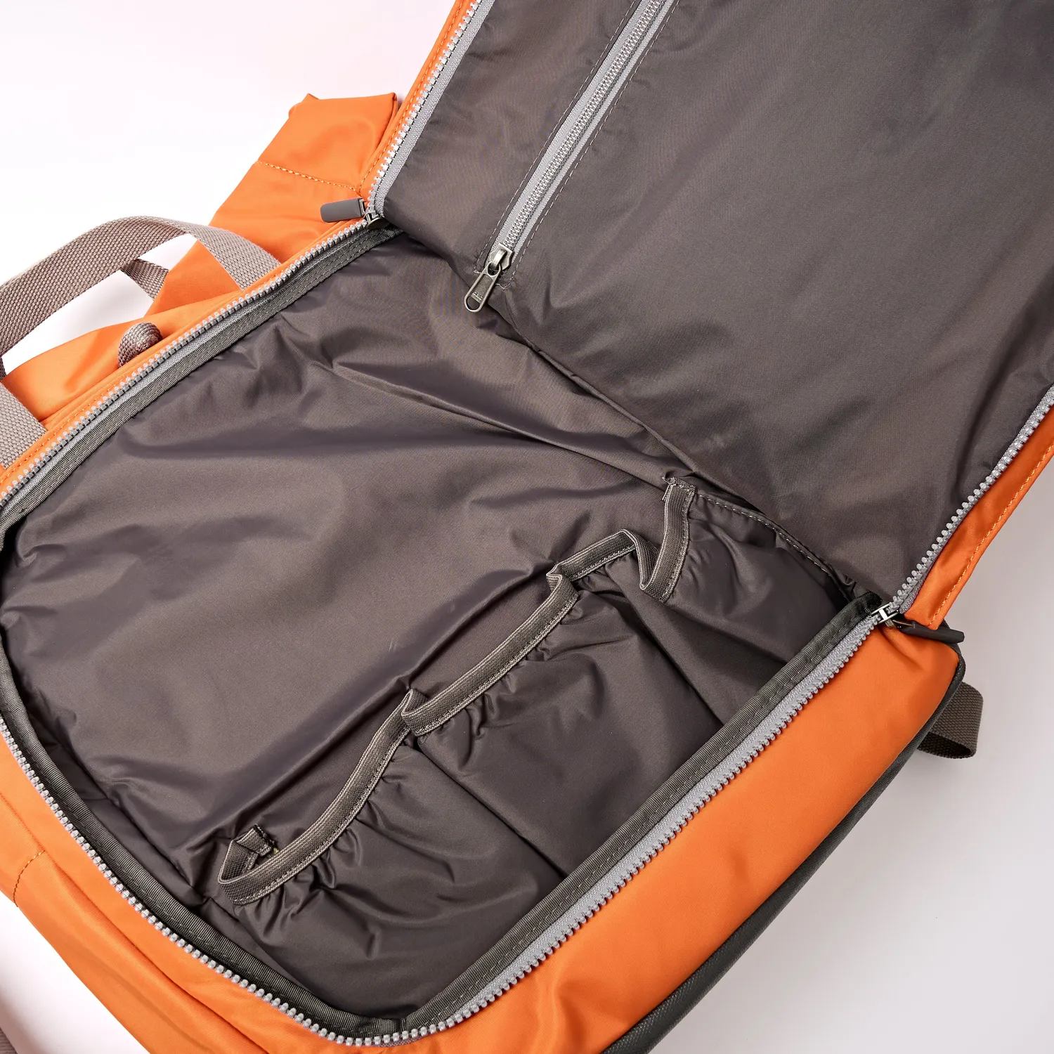 Roka London Primrose pusletaske large burnt orange 4-i-1 rygsæk