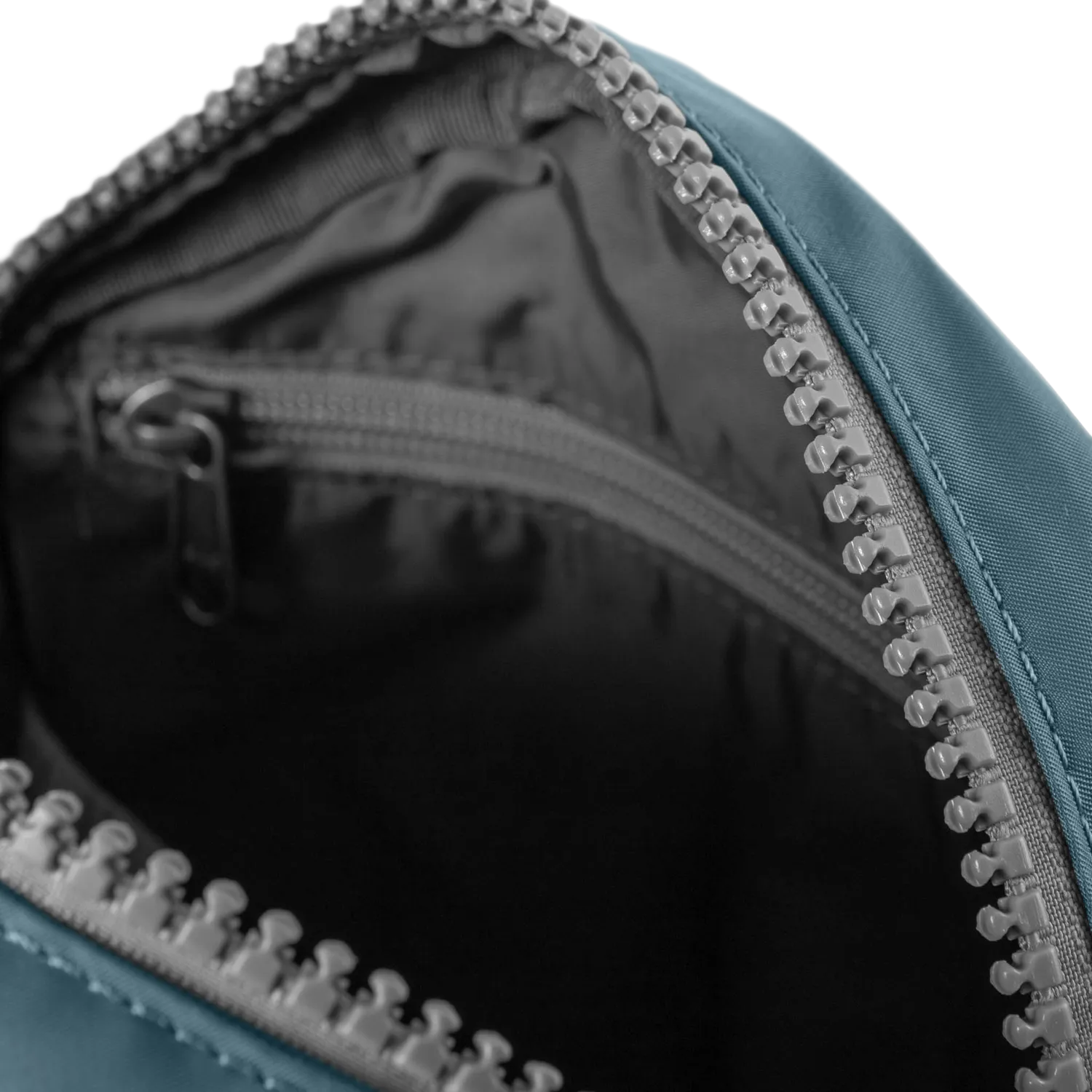 Roka London Paddington Small crossbody Airforce rund