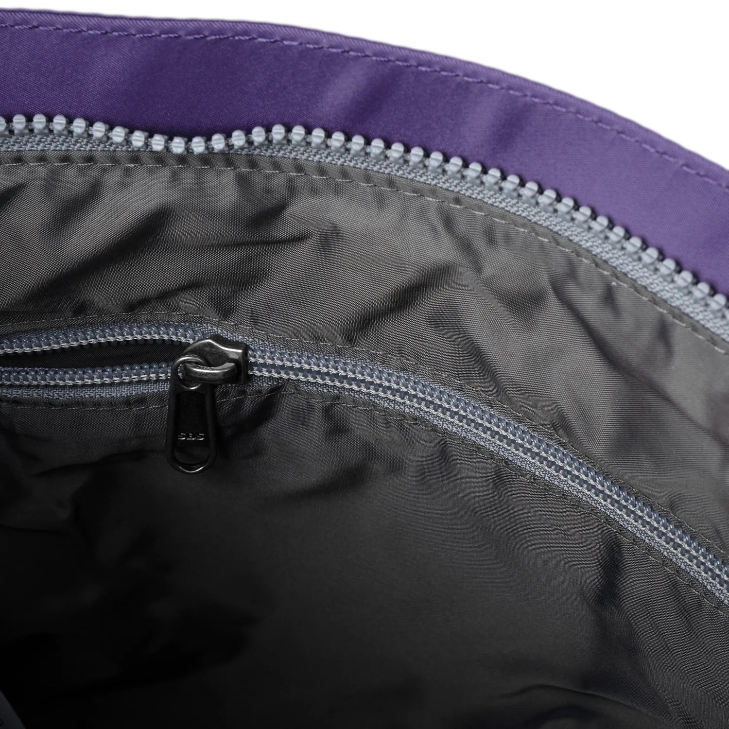 Roka London Kennington crossbody taske Mulberry Medium