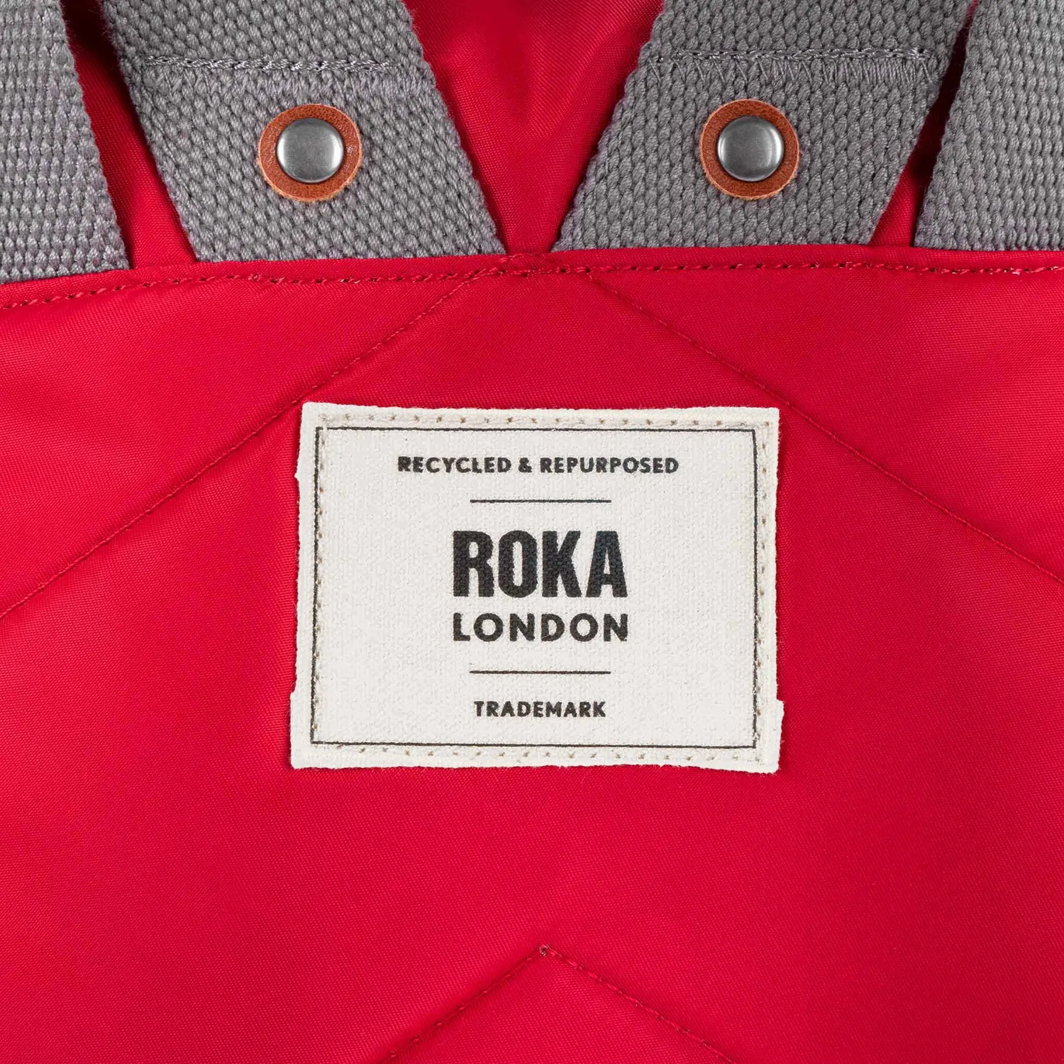 Roka London Bayswater Cranberry rygsæk paraplylomme