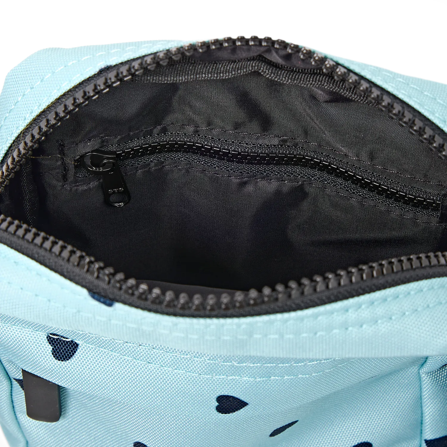 Roka London Bond Pocket crossbody taske Heart Print Small vandafvisende
