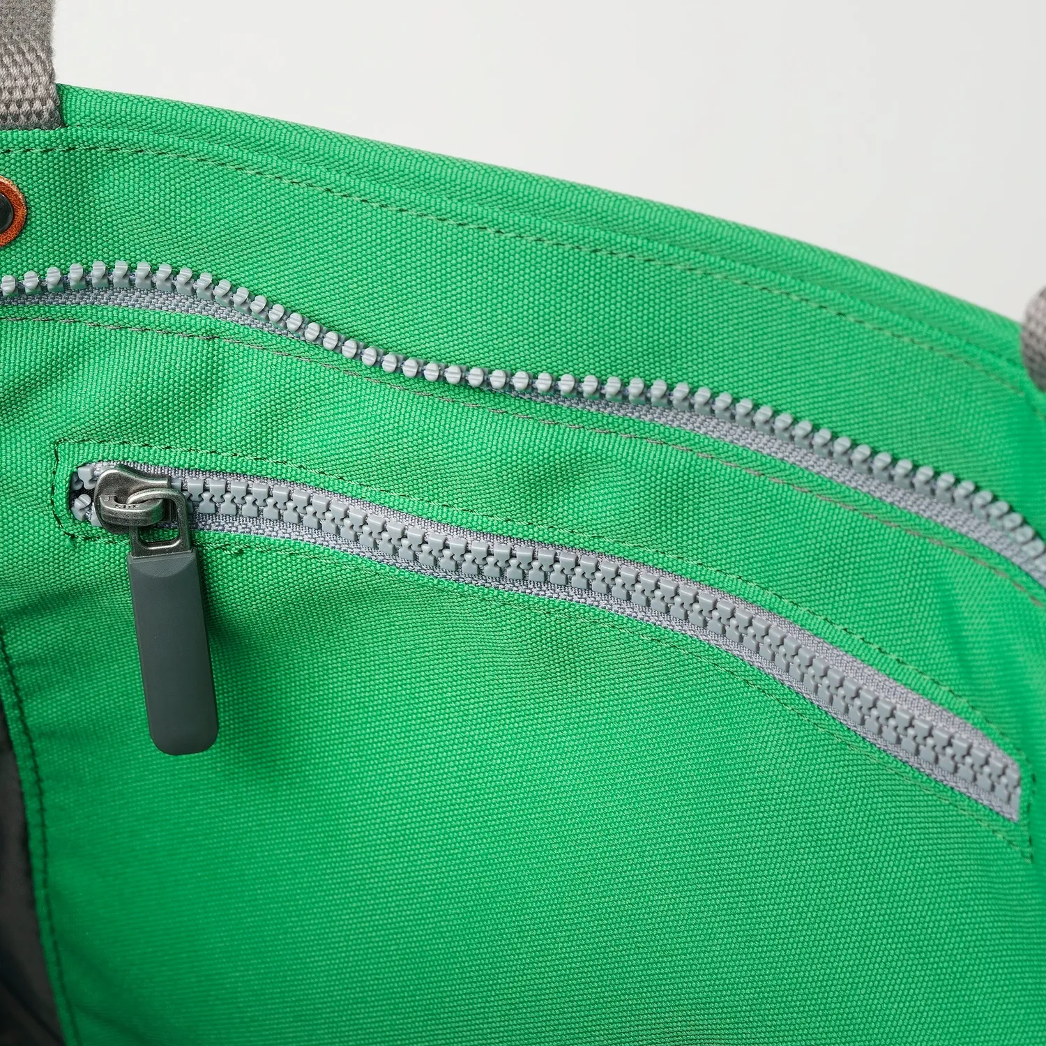 Roka London Trafalgar Tote taske Medium grøn 19,5 liter