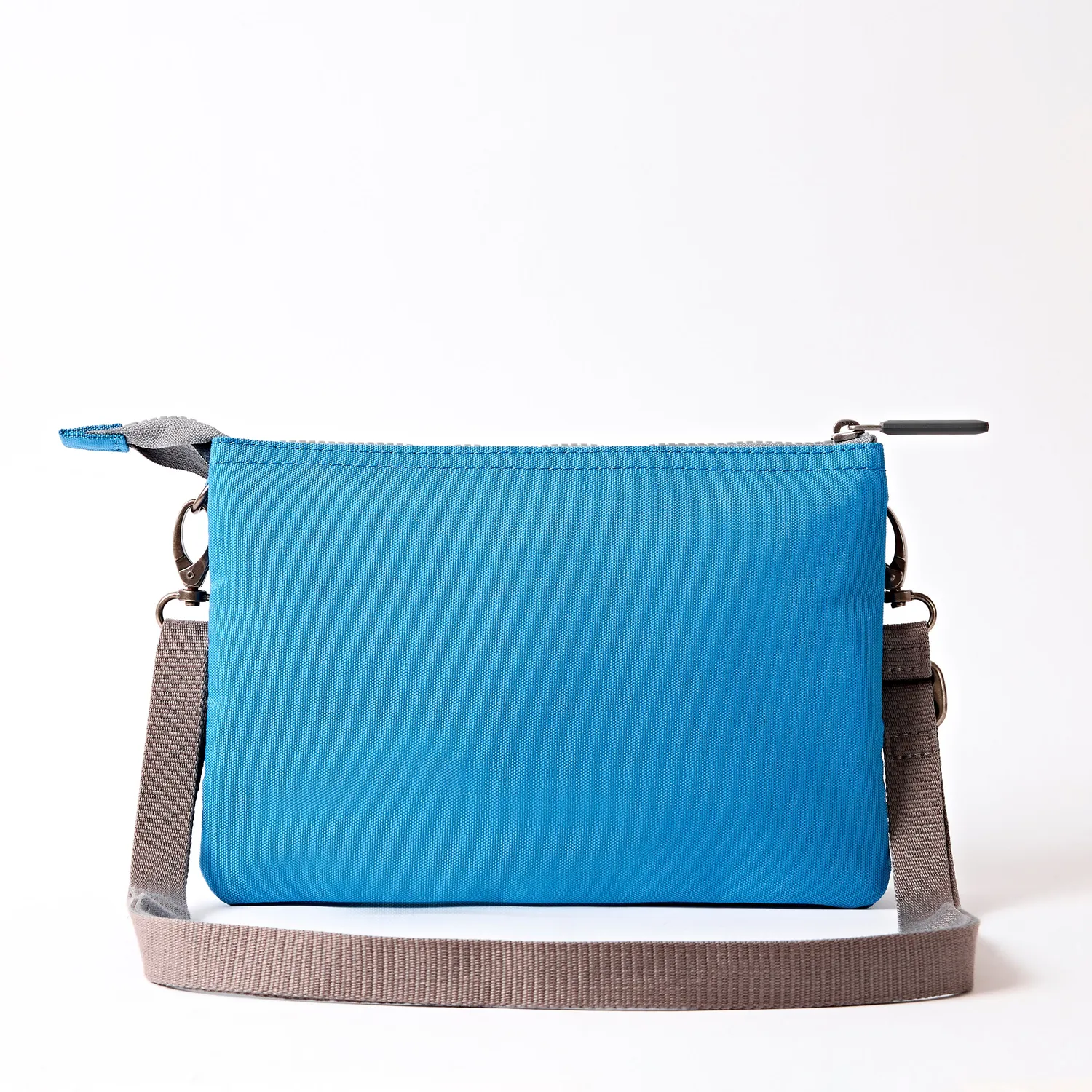 Roka London Carnaby crossbody XL malibu blue kort