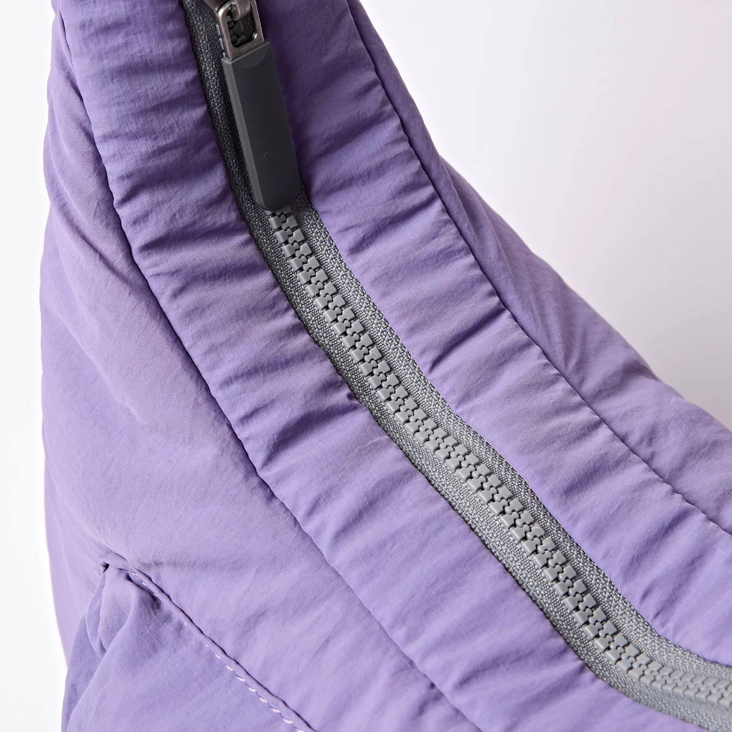 Roka London Belsize crossbody taske medium petal puffy