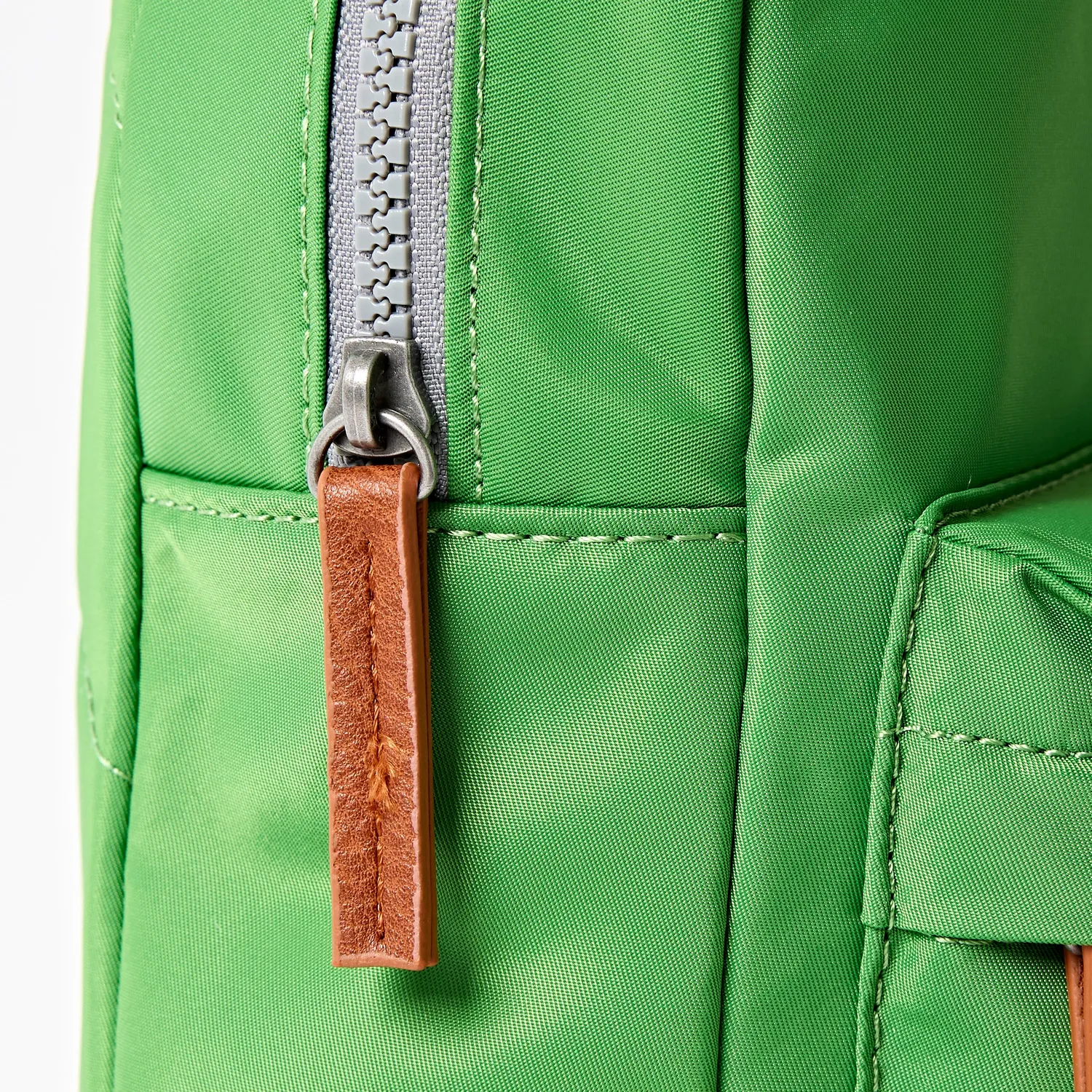 Roka London Willesden Large sling lime vandafvisende