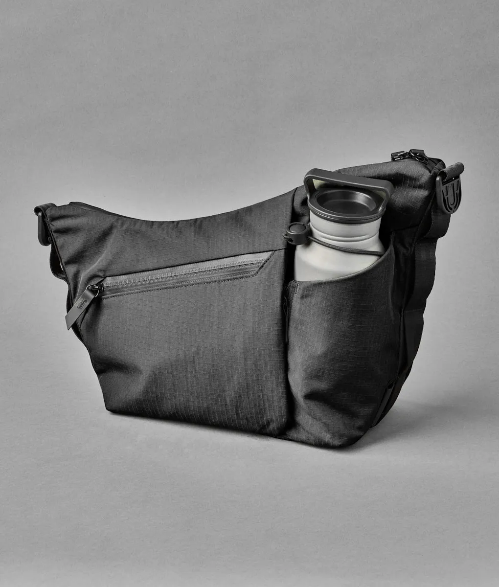 Alpaka Flow Satchel skuldertaske 4L sort