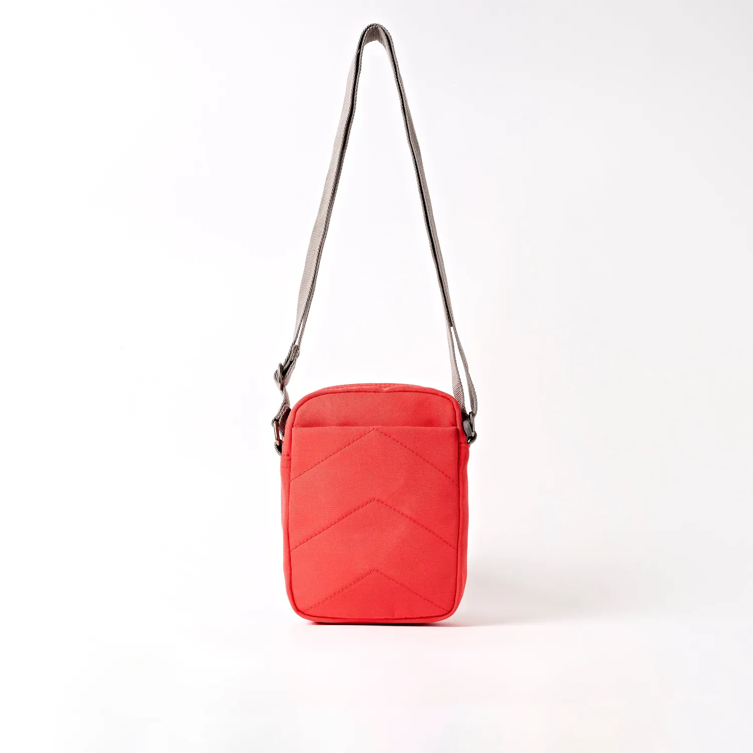 Roka London Bond crossbody skuldertaske scarlet 1,5 liter