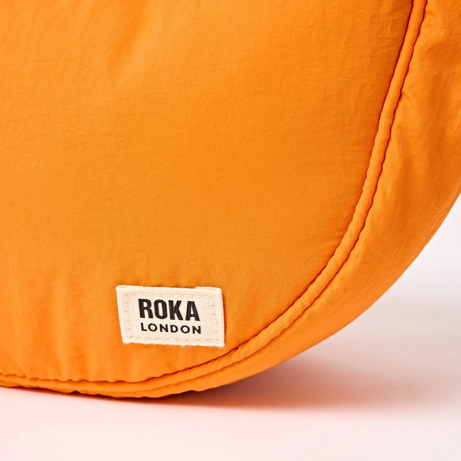 Roka London Farringdon skuldertaske jaffa orange small