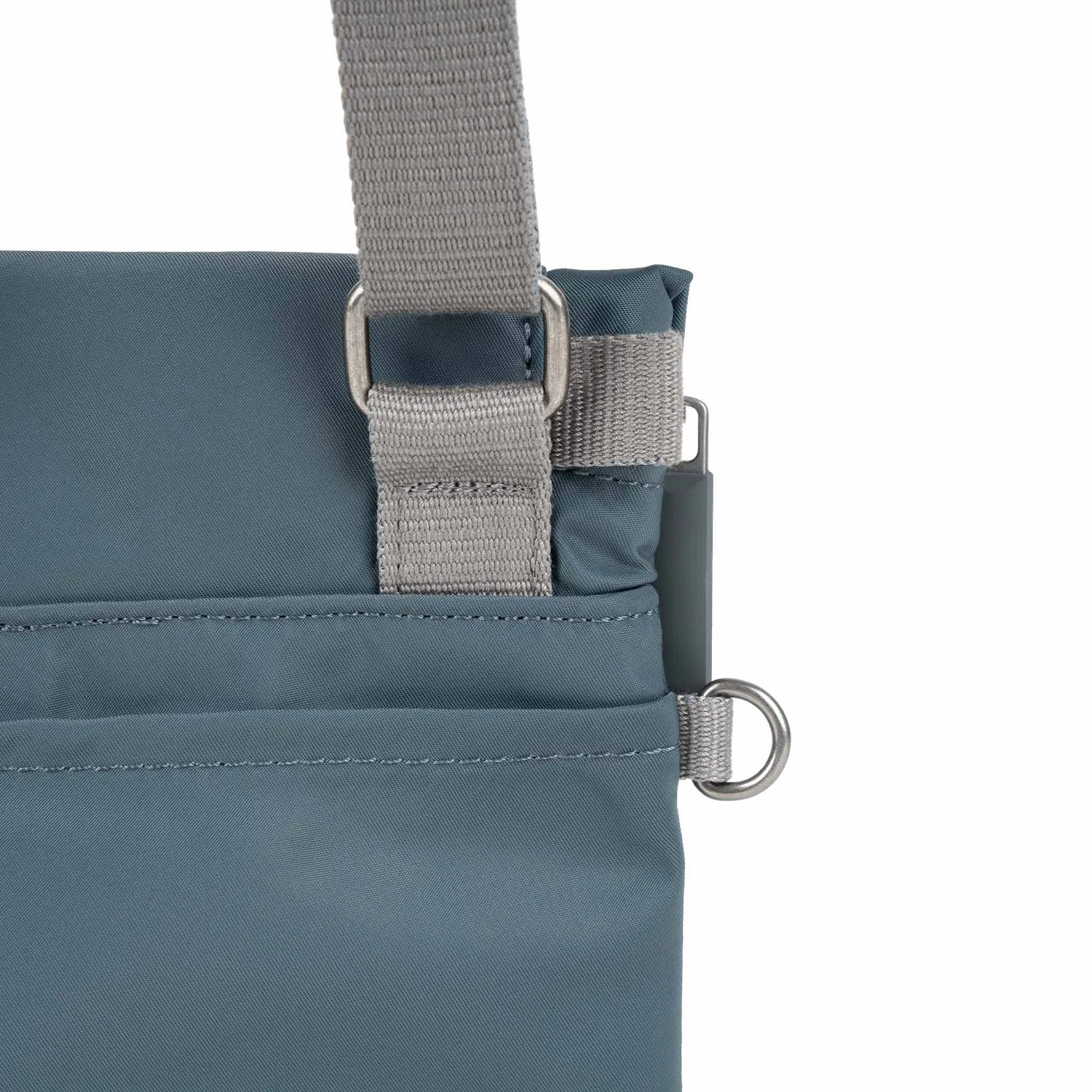 Roka London Stratford Crossbody skuldertaske Smoke Small roll-top