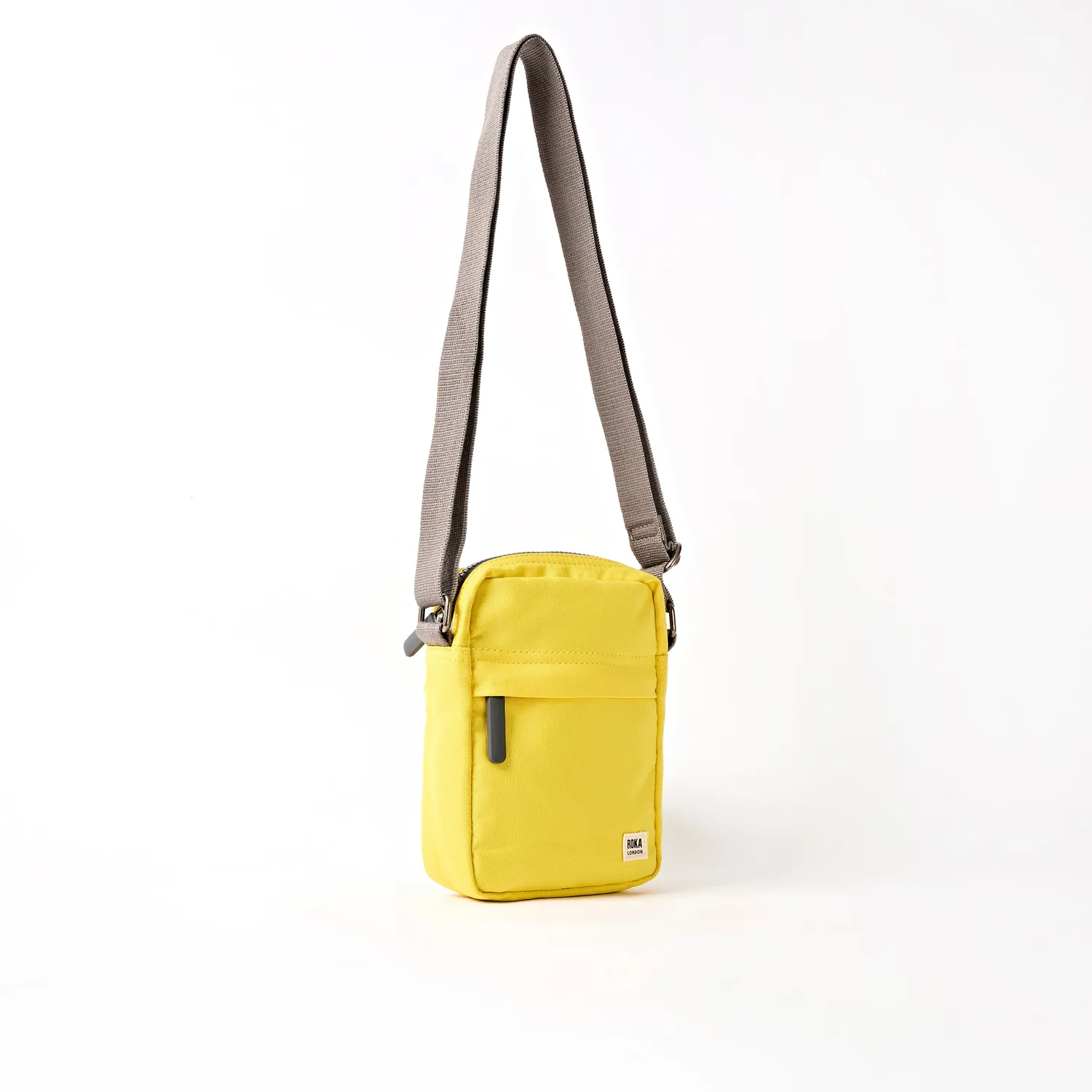 Roka London Bond Pocket crossbody taske Small passion 1,5 liter