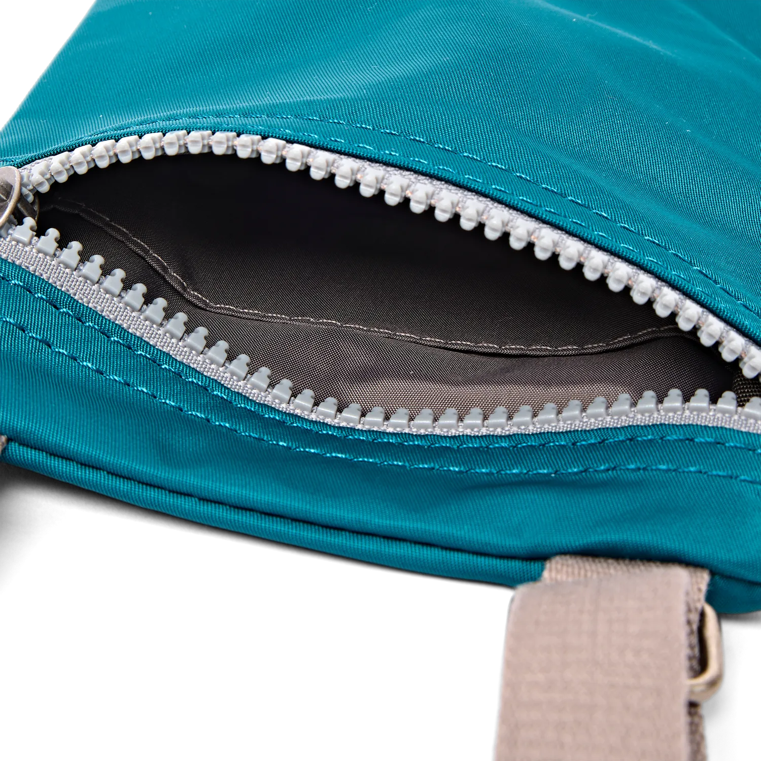 Roka London Chelsea crossbody taske North Sea 0,3 liter