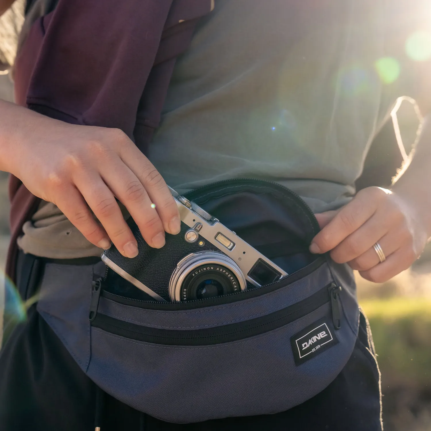 Dakine Classic Hip Pack bæltetaske sort 2 rum