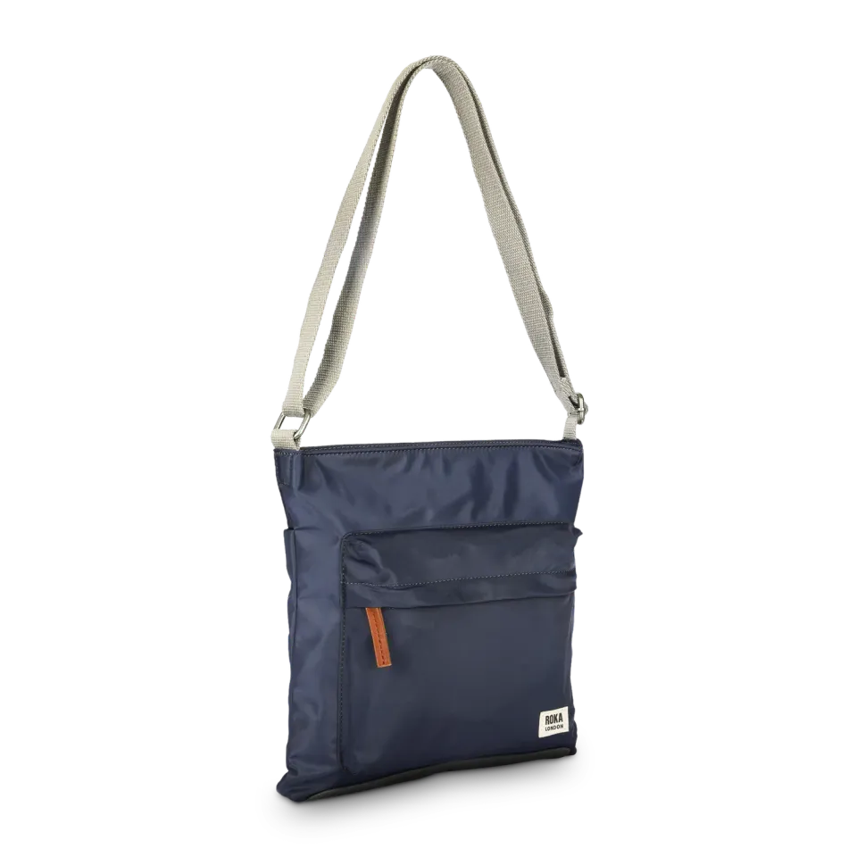 Roka London Kennington Crossbody taske Medium 2,7 liter
