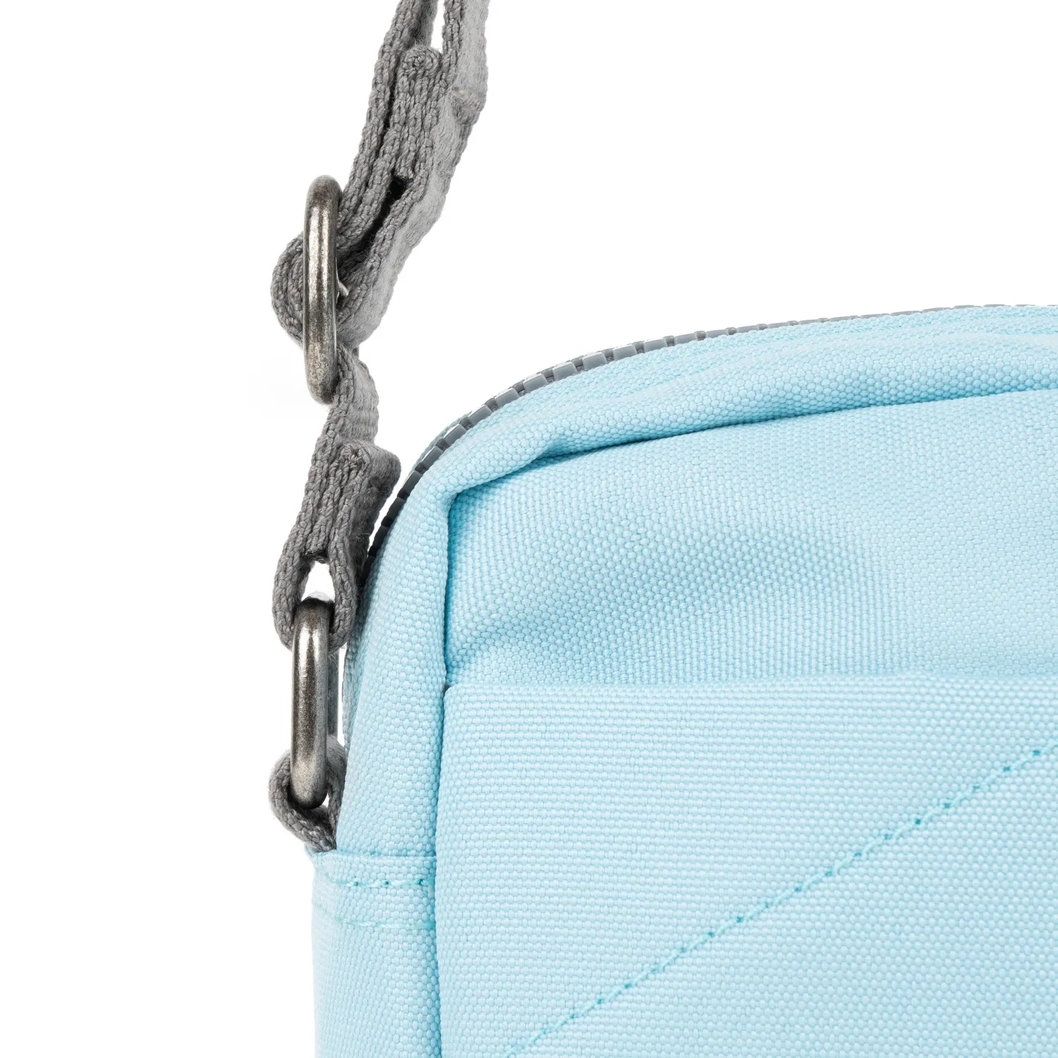 Roka London Bond crossbody taske Ice 1,5 liter