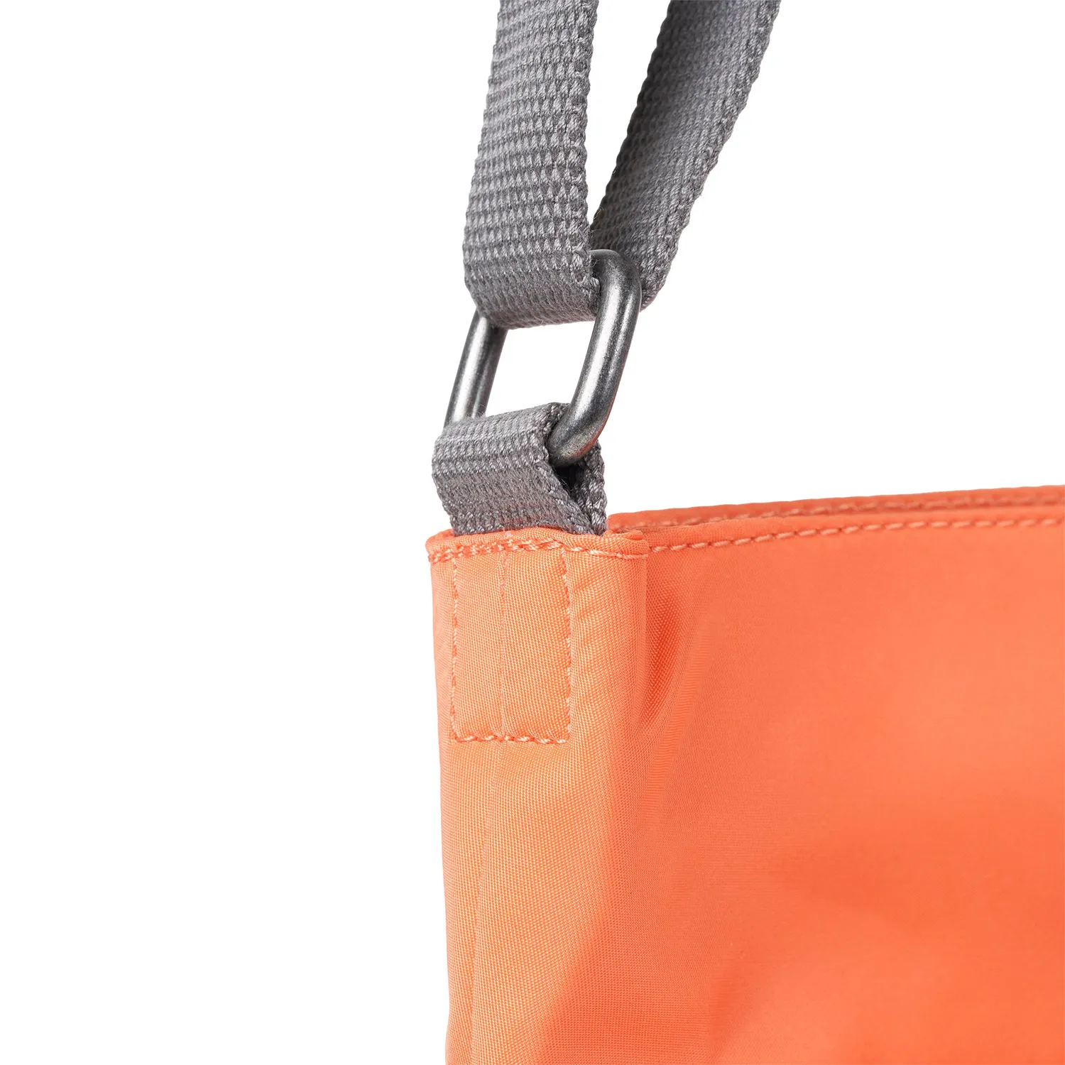 Roka London Kennington crossbody taske Firecracker Medium orange