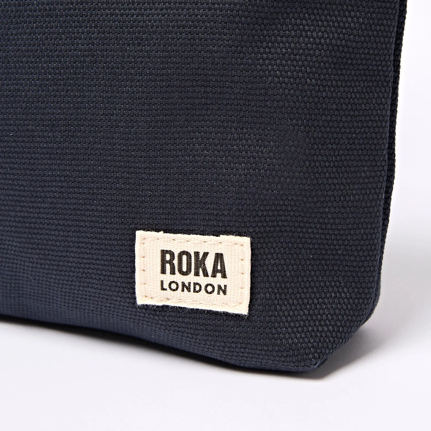 Roka London Maida Vale pung Smoke 2,2 liter
