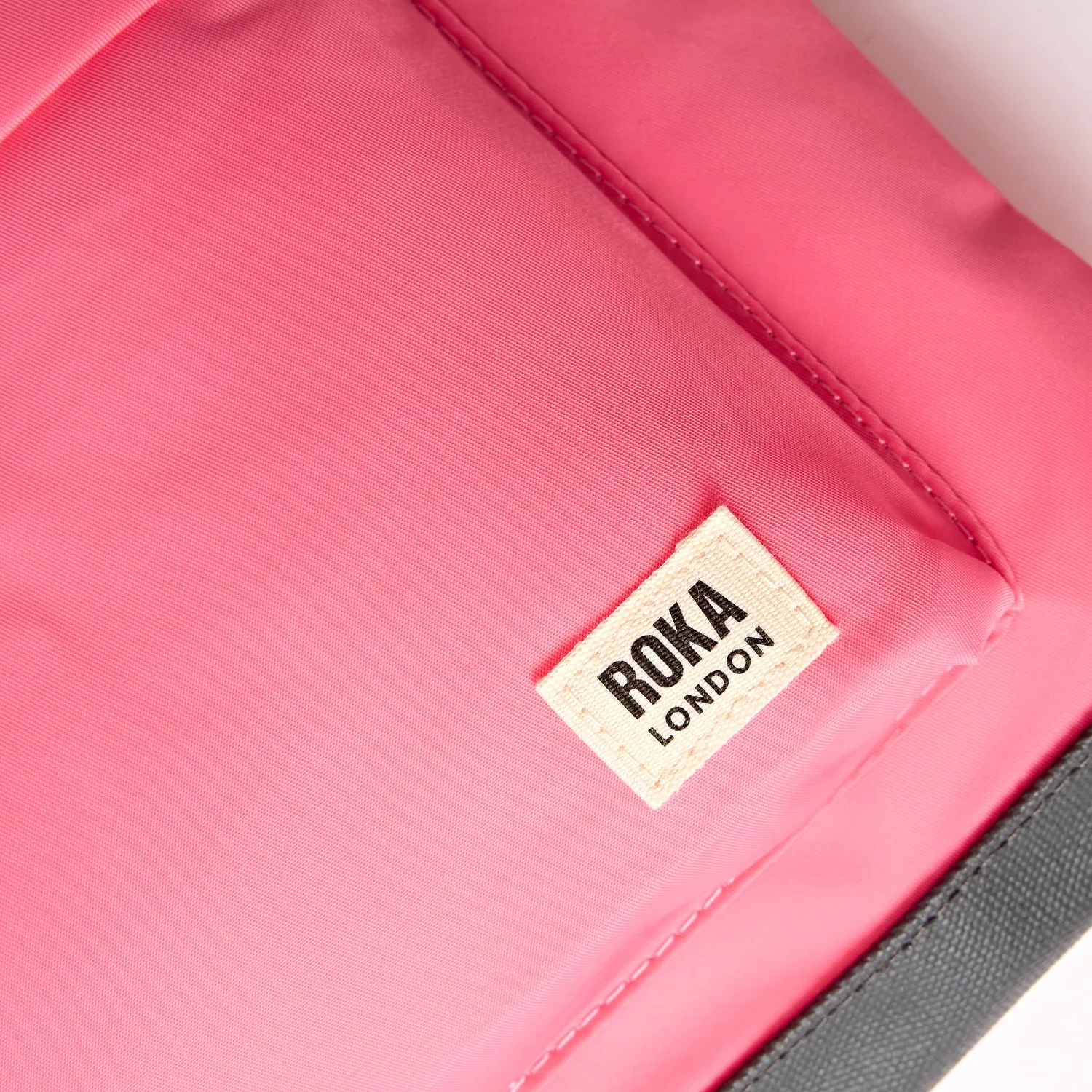 Roka London Kennington Pink Lemonade skuldertaske medium 2,7 liter