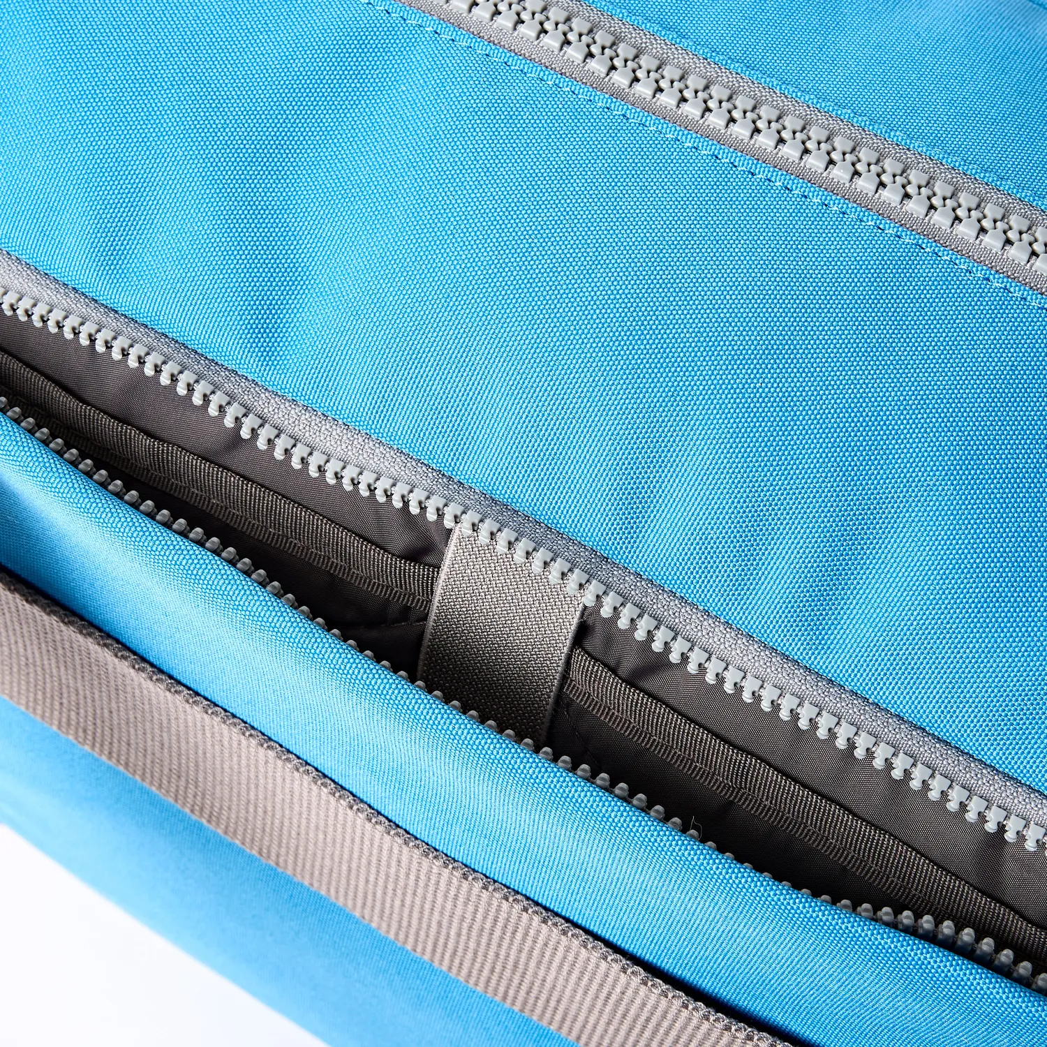 Roka London Gatwick Small duffel bag Malibu Blue weekendtaske