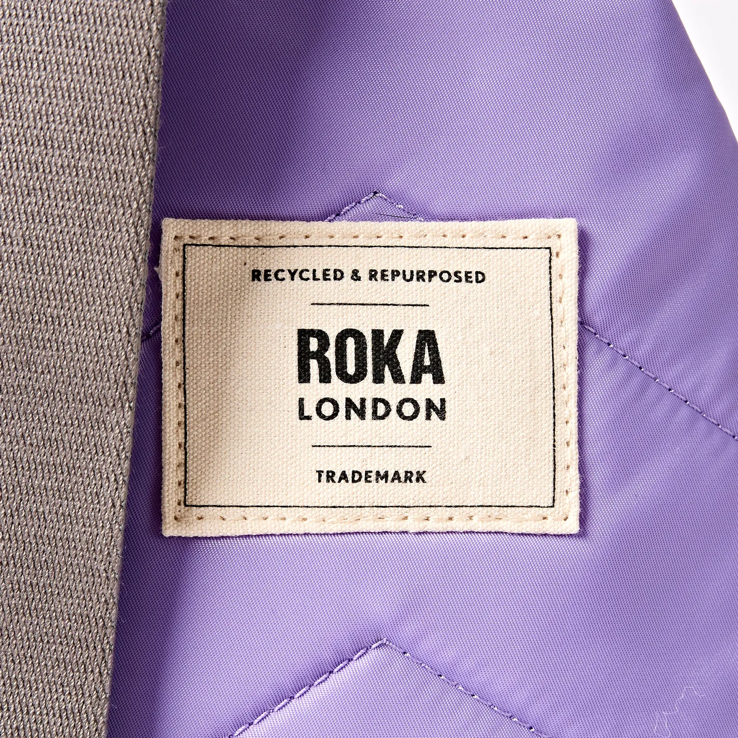 Roka London Willesden crossbody taske Thistle Bloom Large recycled nylon