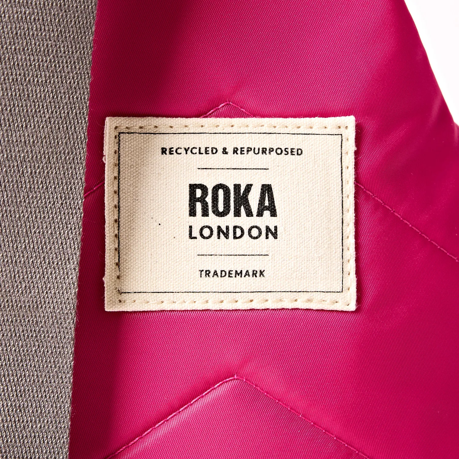 Roka London Willesden Sling crossbody taske Granita Red Large 5 liter