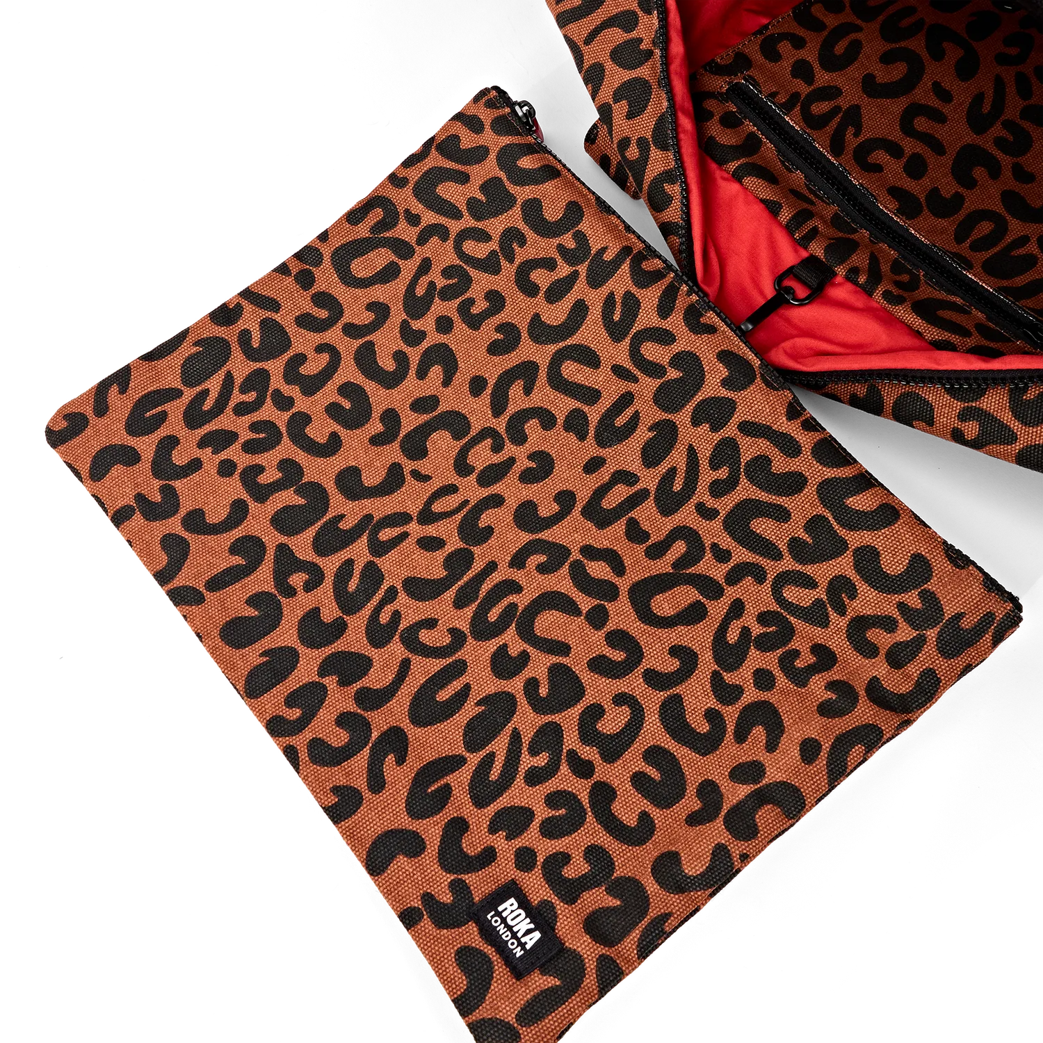 Roka London Somerset skuldertaske Large Scarlet Leopard pusle