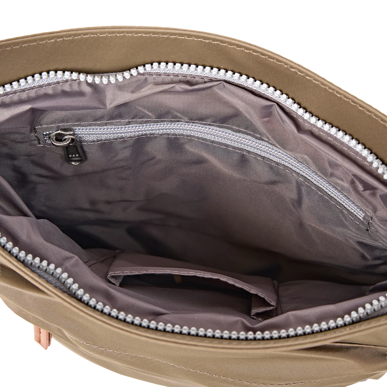 Roka London Kennington crossbody taske Medium army vejrbestandig