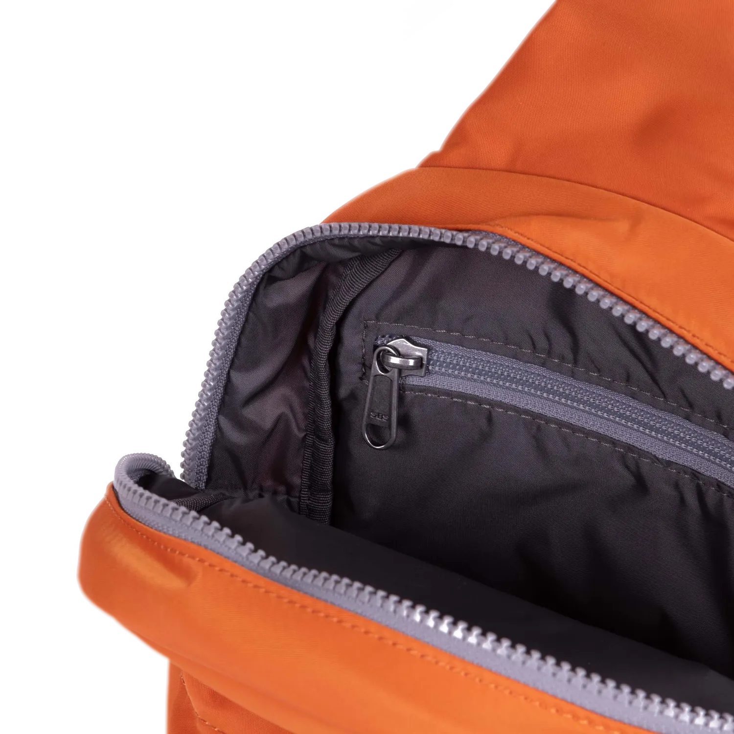 Roka London Willesden skuldertaske L burnt orange 5 liter