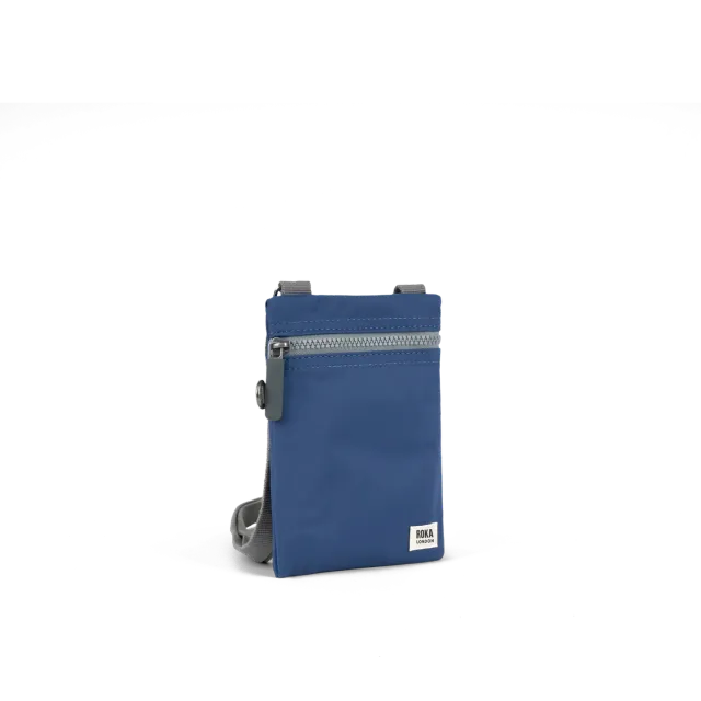 Roka London Chelsea sling taske burnt blue ekstra lille