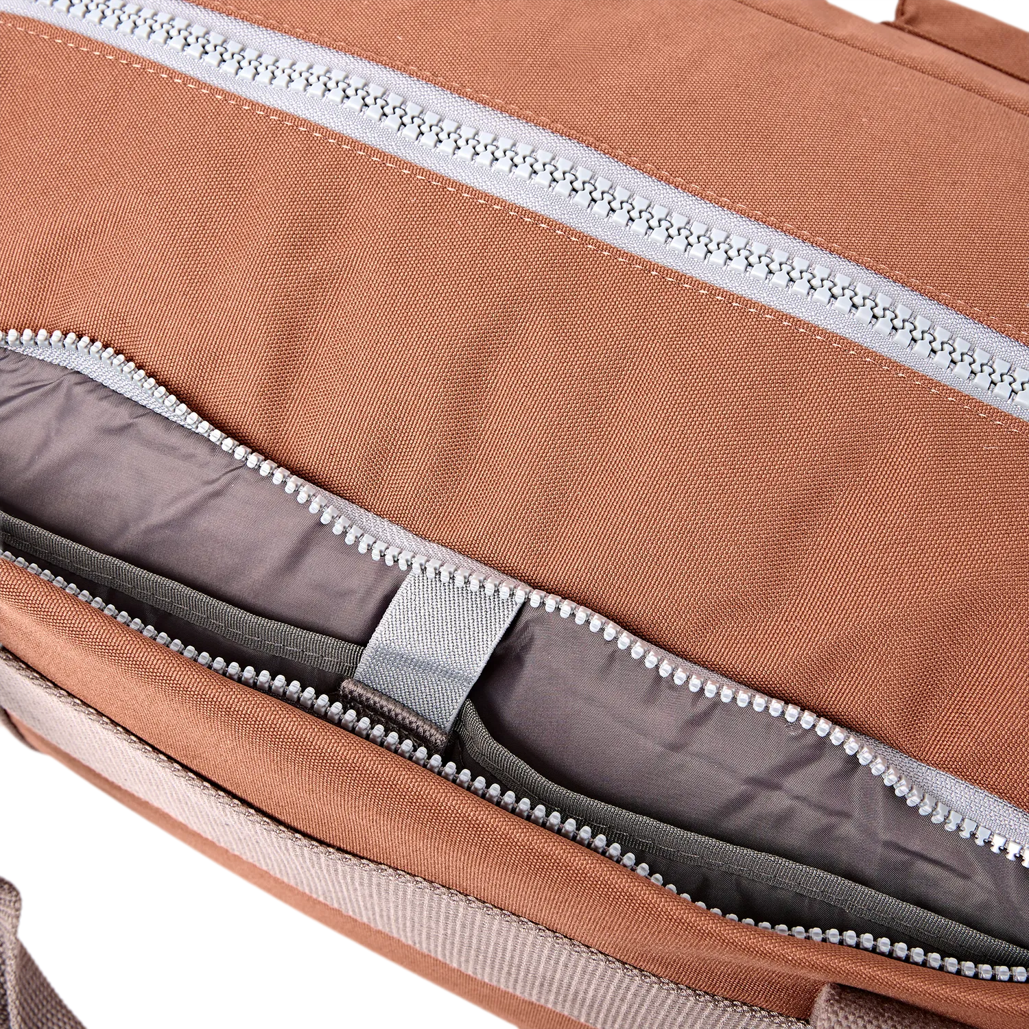 Roka London Gatwick duffel rejsetaske Medium Cinnamon