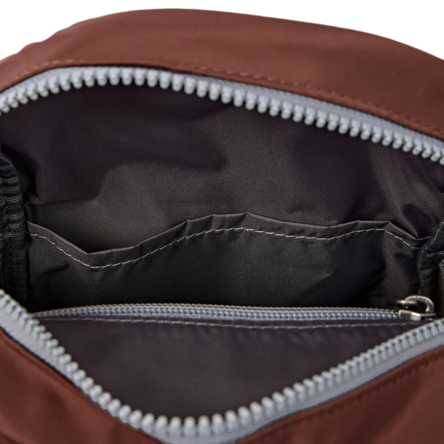 Roka London Willesden Large sling taske Rocky Road