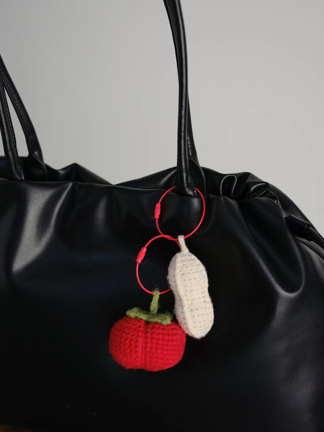 Ölend Charm vedhæng tomato blød taskepynt