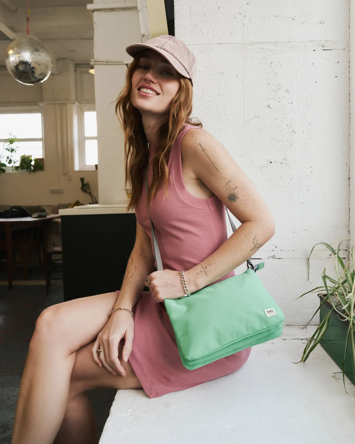 Roka London Carnaby XL crossbody taske peppermint clutch