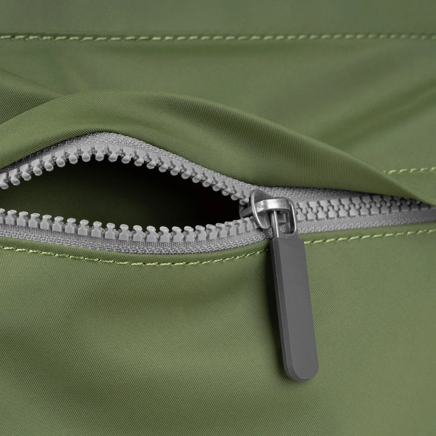 Roka London Trafalgar Avocado tote taske Medium grøn laptoprum